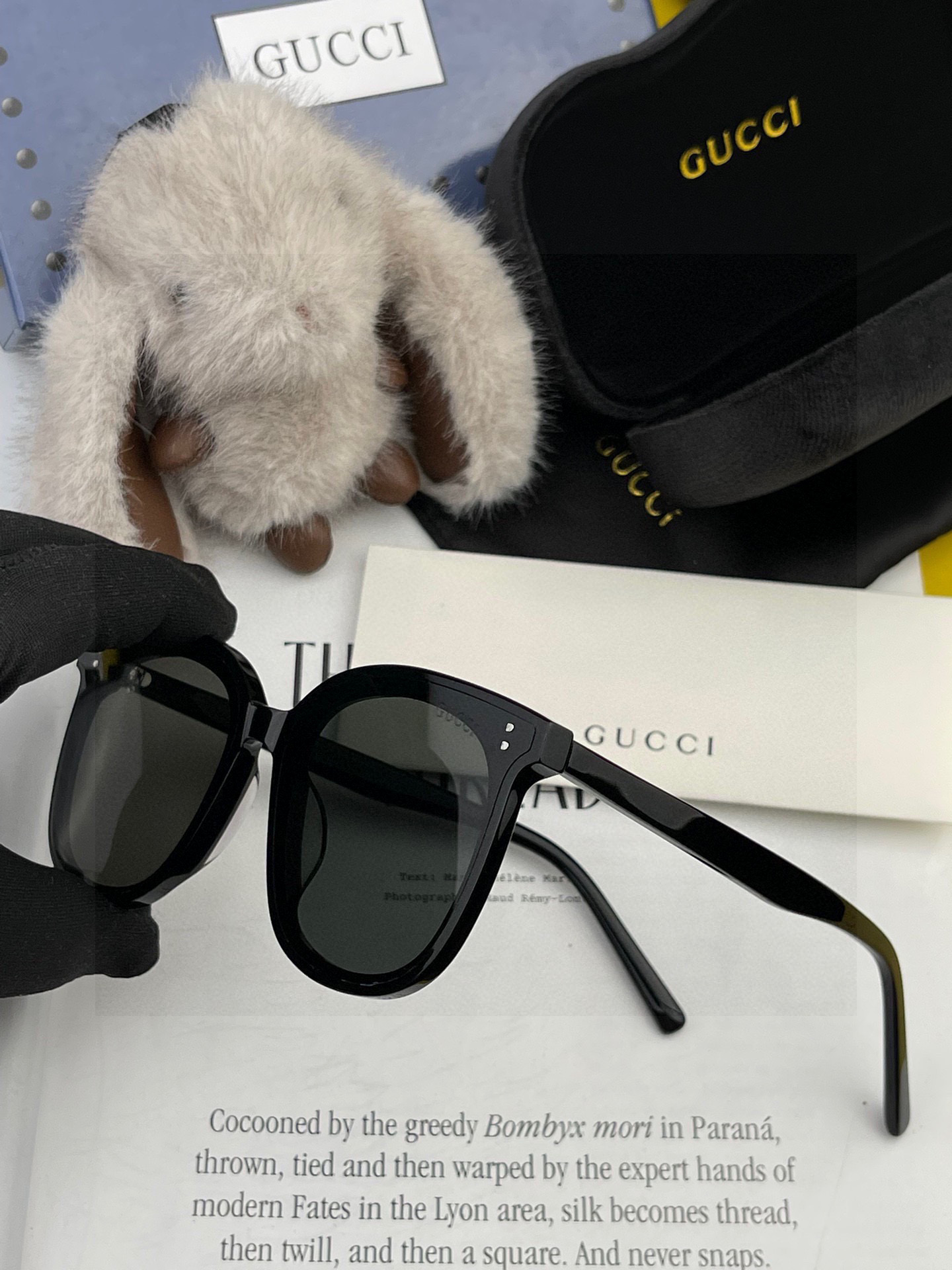   GUCCI2025开春新款一体镜 大框太阳镜男女同款 😎 
爆款大框尼龙太阳镜 超逼格超酷 
镜腿品