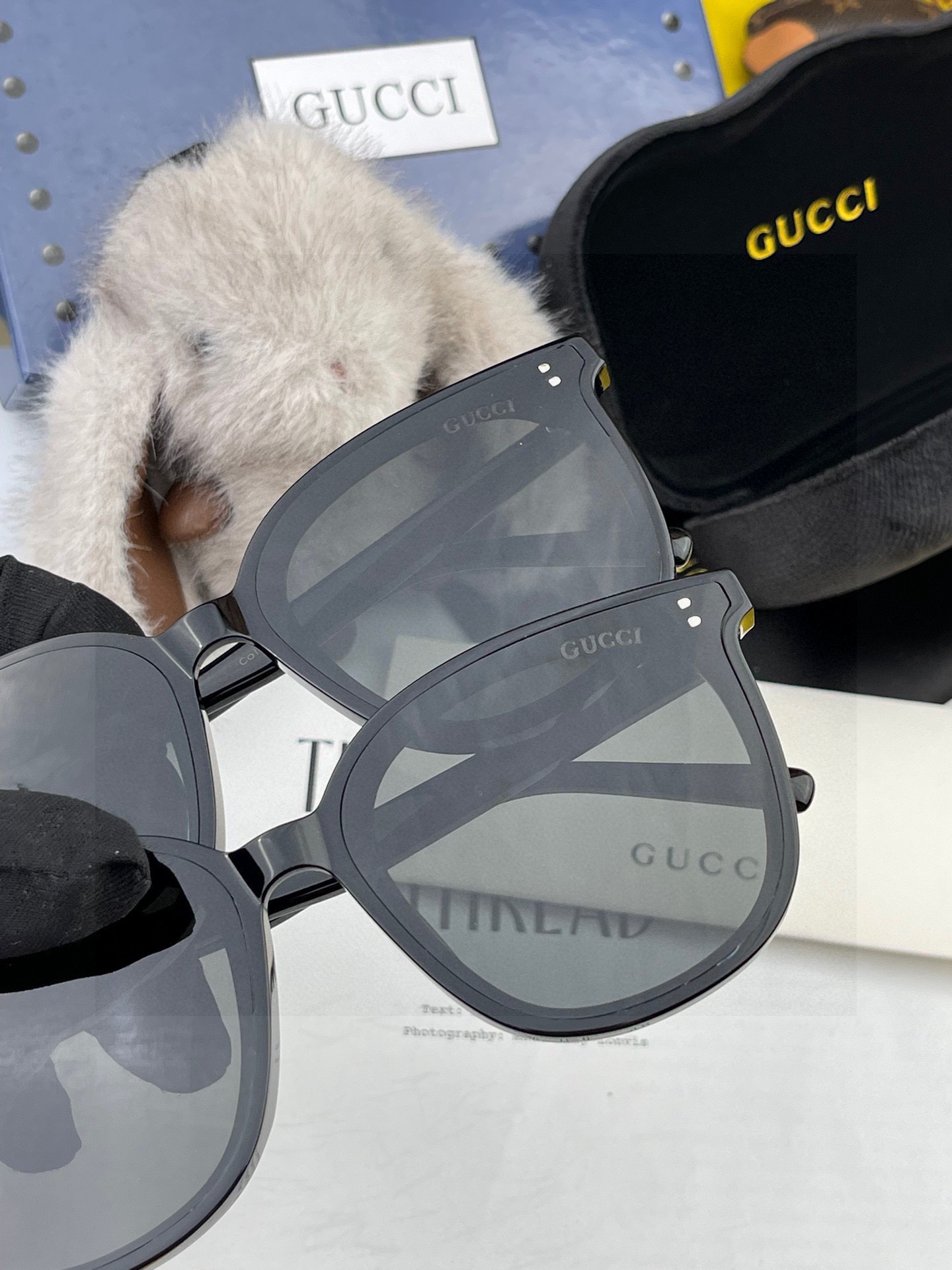   GUCCI2025开春新款一体镜 大框太阳镜男女同款 😎 
爆款大框尼龙太阳镜 超逼格超酷 
镜腿品