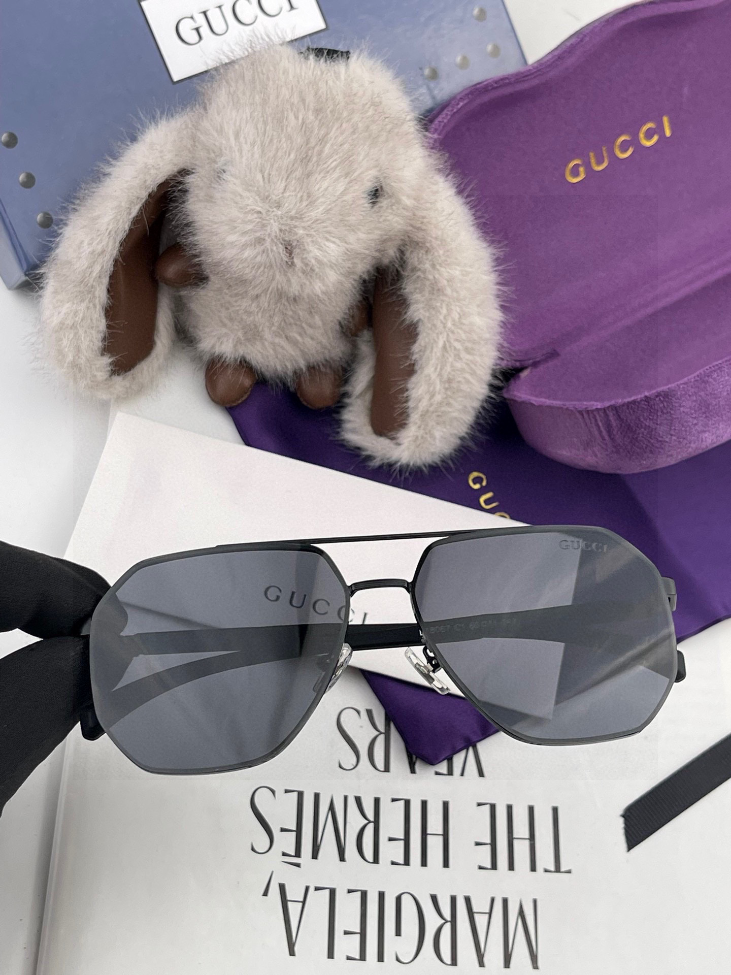         GUCCI 男款炫彩飞行员偏光太阳镜 ❤️材质：高清尼龙加厚卡槽高清偏光镜片 🌹无边框镜