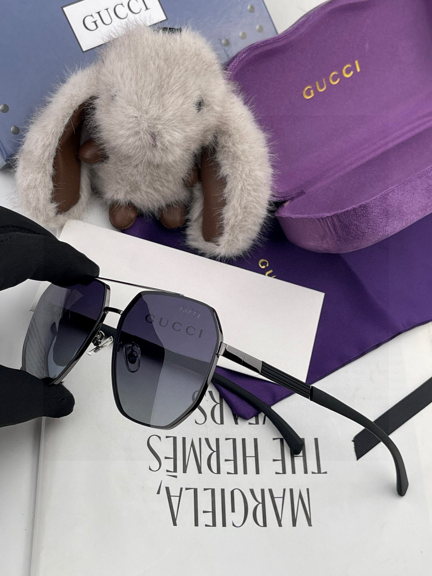         GUCCI 男款炫彩飞行员偏光太阳镜 ❤️材质：高清尼龙加厚卡槽高清偏光镜片 🌹无边框镜