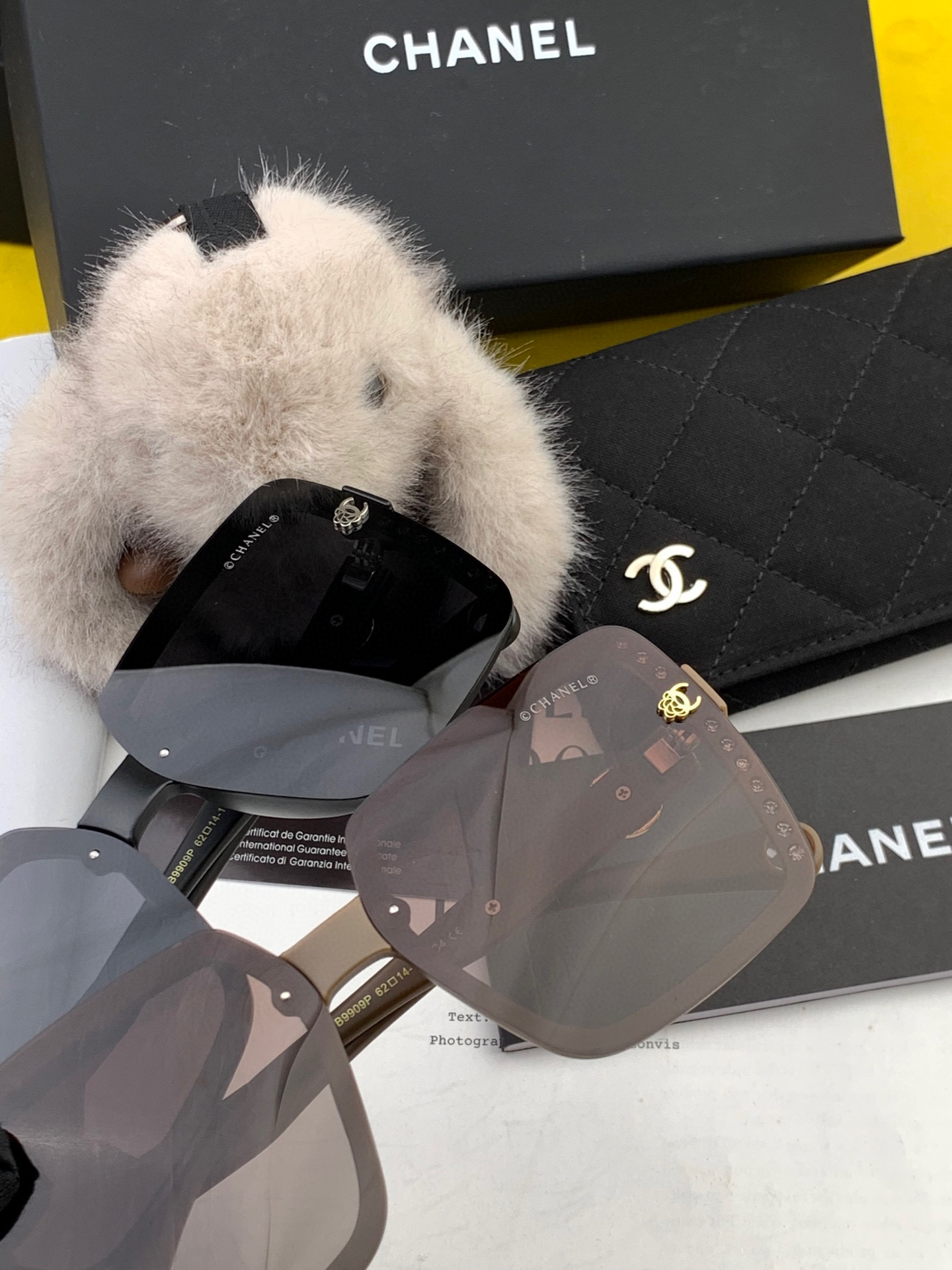  【CHANEL】香奈儿 2025新款潮流爆款 时尚方框太阳镜 佩戴舒适 网红潮款墨镜  女士高清加厚偏