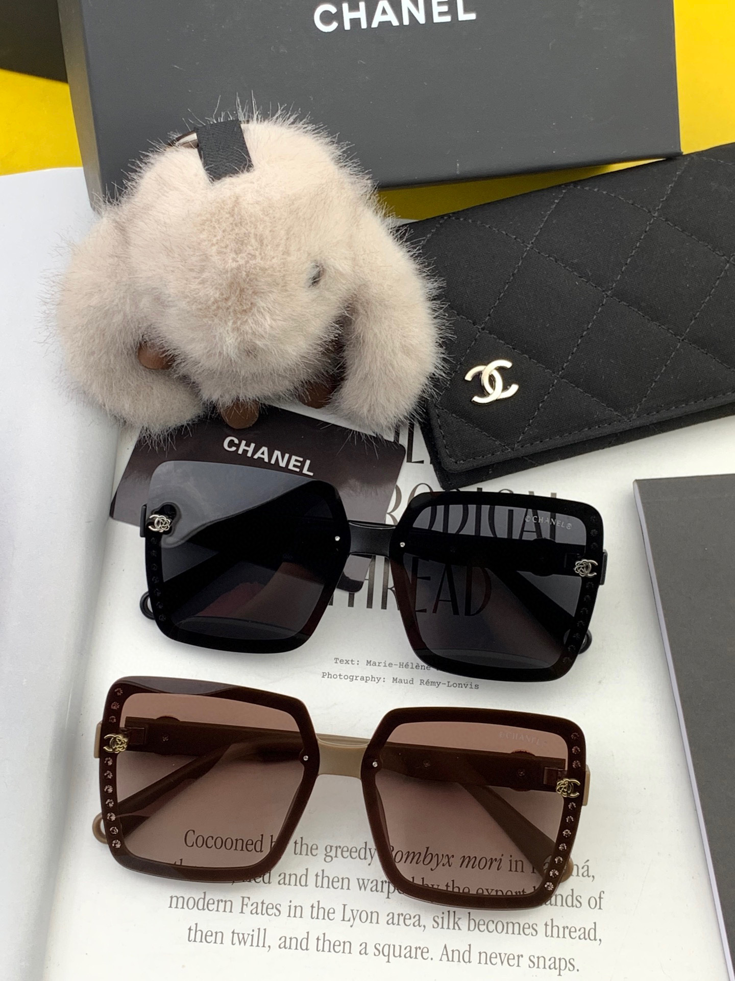  【CHANEL】香奈儿 2025新款潮流爆款 时尚方框太阳镜 佩戴舒适 网红潮款墨镜  女士高清加厚偏