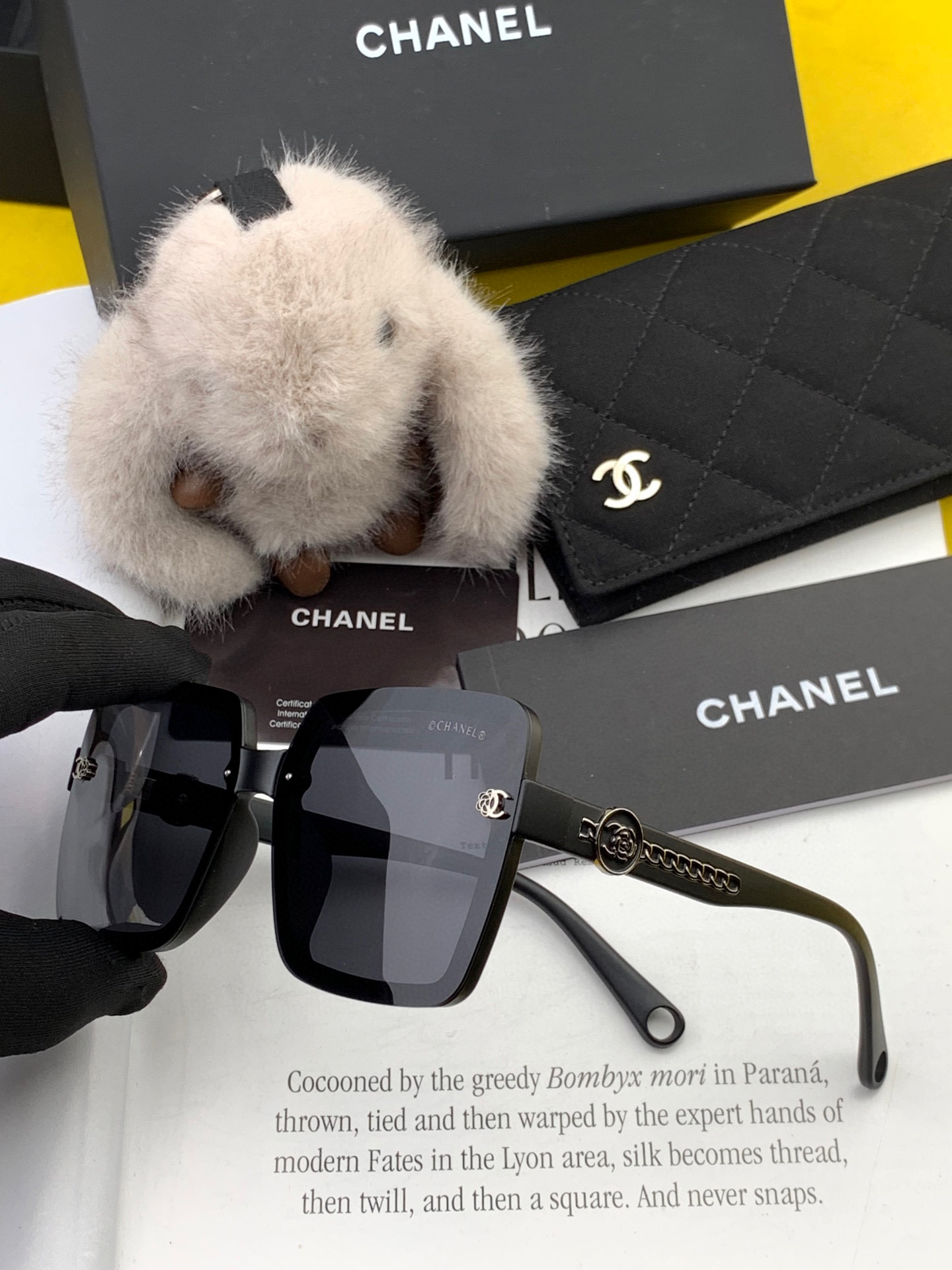  【CHANEL】香奈儿 2025新款潮流爆款 时尚方框太阳镜 佩戴舒适 网红潮款墨镜  女士高清加厚偏