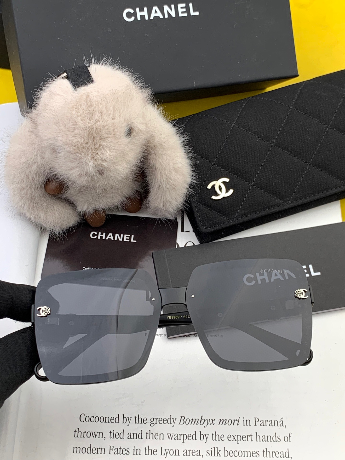  【CHANEL】香奈儿 2025新款潮流爆款 时尚方框太阳镜 佩戴舒适 网红潮款墨镜  女士高清加厚偏