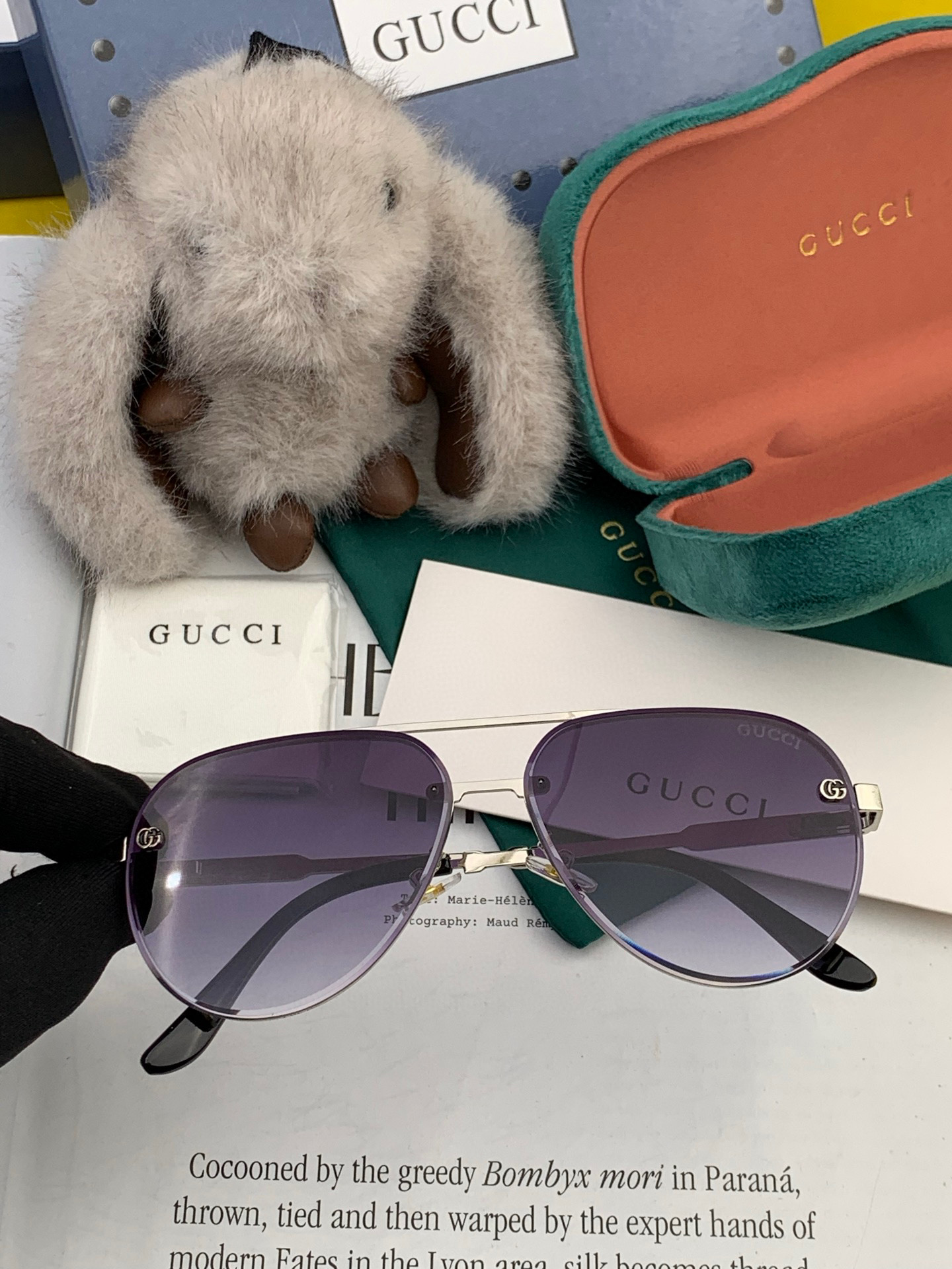   Gucci 。  高品质男女款墨镜   。蛤蟆镜 开车钓鱼都可 。百搭显瘦墨镜韩版男士飞行员大框司机