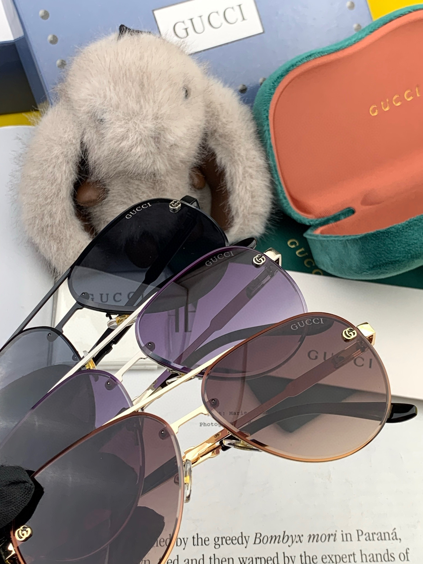   Gucci 。  高品质男女款墨镜   。蛤蟆镜 开车钓鱼都可 。百搭显瘦墨镜韩版男士飞行员大框司机