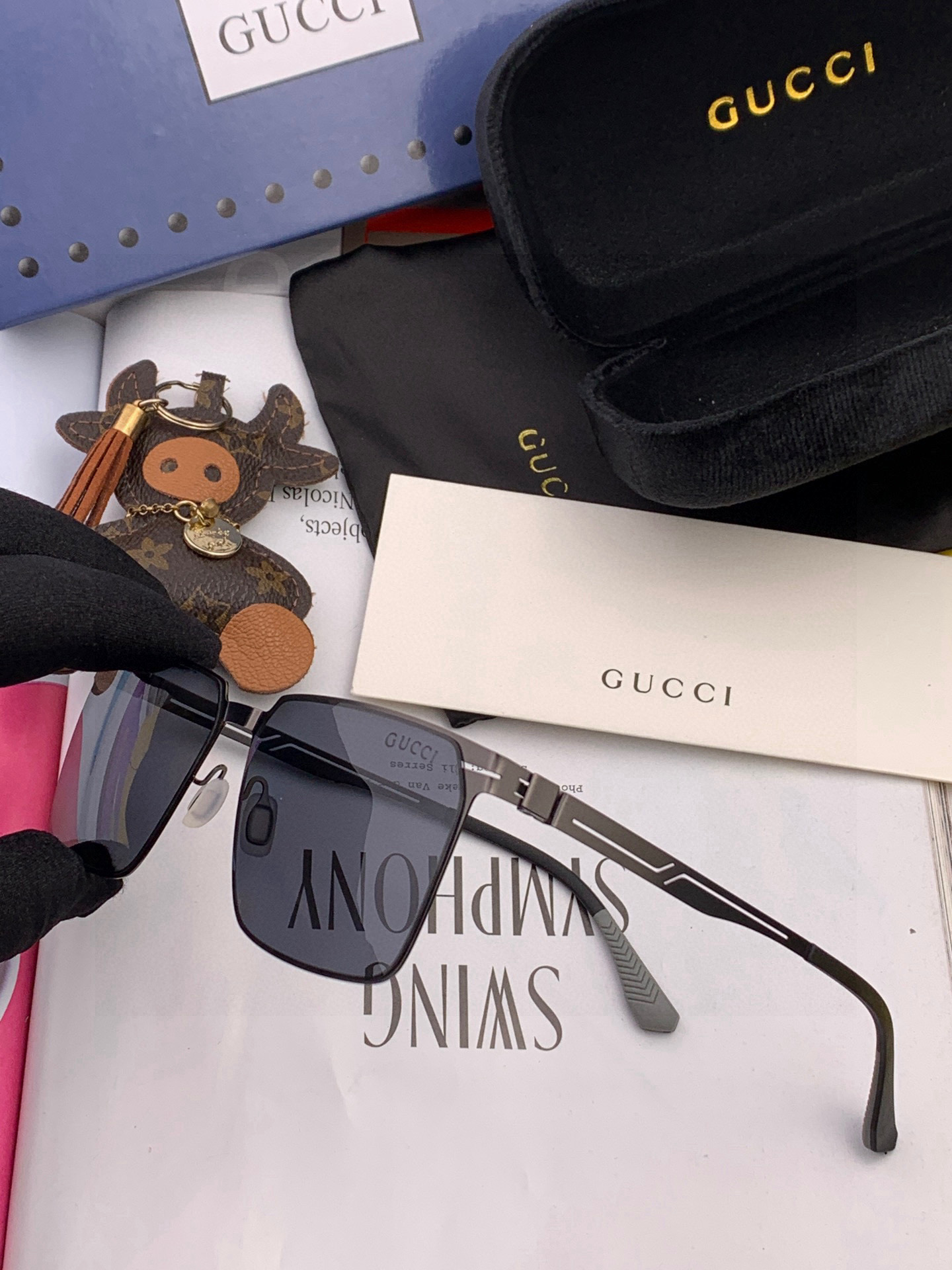 ♦️GUCCI 2025新款男女情侣款太阳镜多边形墨镜iP电镀永不褪色 超轻超有弹性整幅眼镜无螺丝重要的