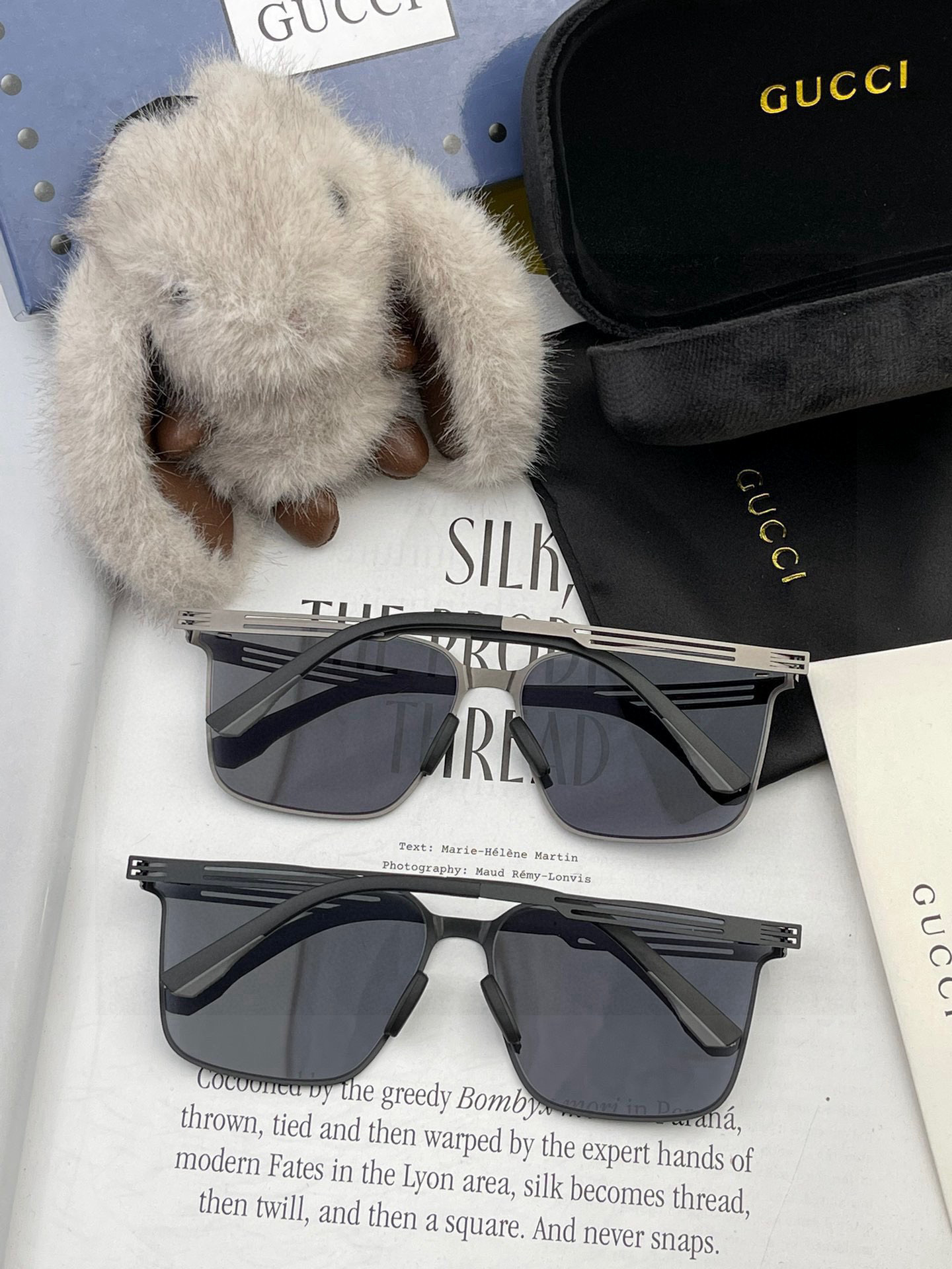 
      GUCCI 男款炫彩飞行员偏光太阳镜 ❤️材质：高清尼龙加厚卡槽高清偏光镜片 🌹无边框镜架
