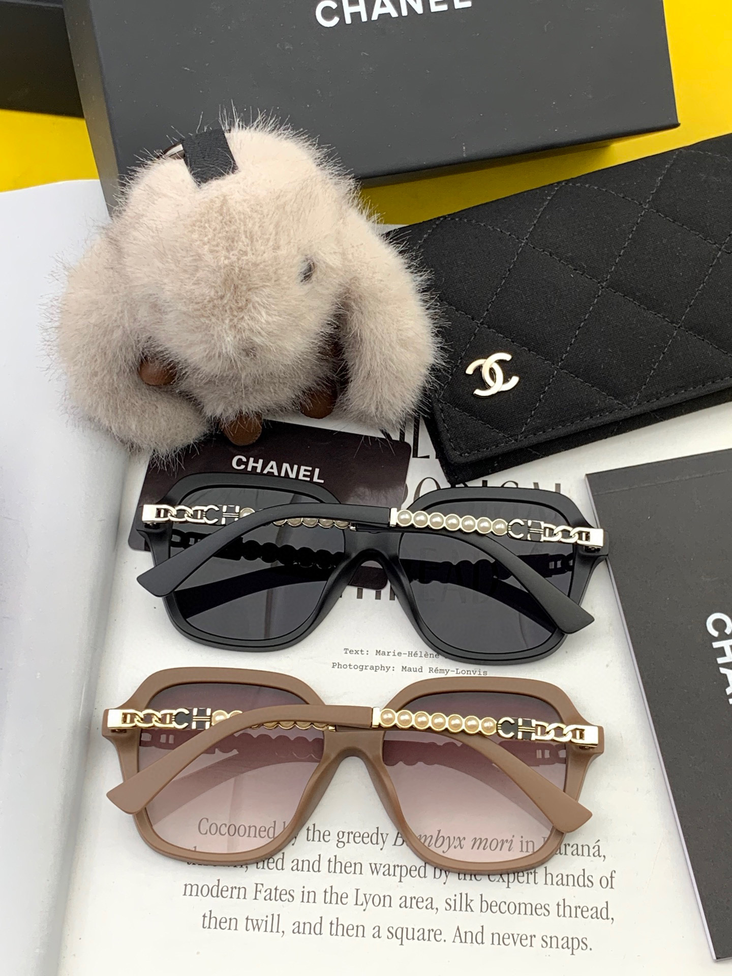    新品CHANEL 香奈儿太阳镜以独特魅力和前卫风格诠释春夏最新眼镜，质感超好佩带舒适 型号：CH6