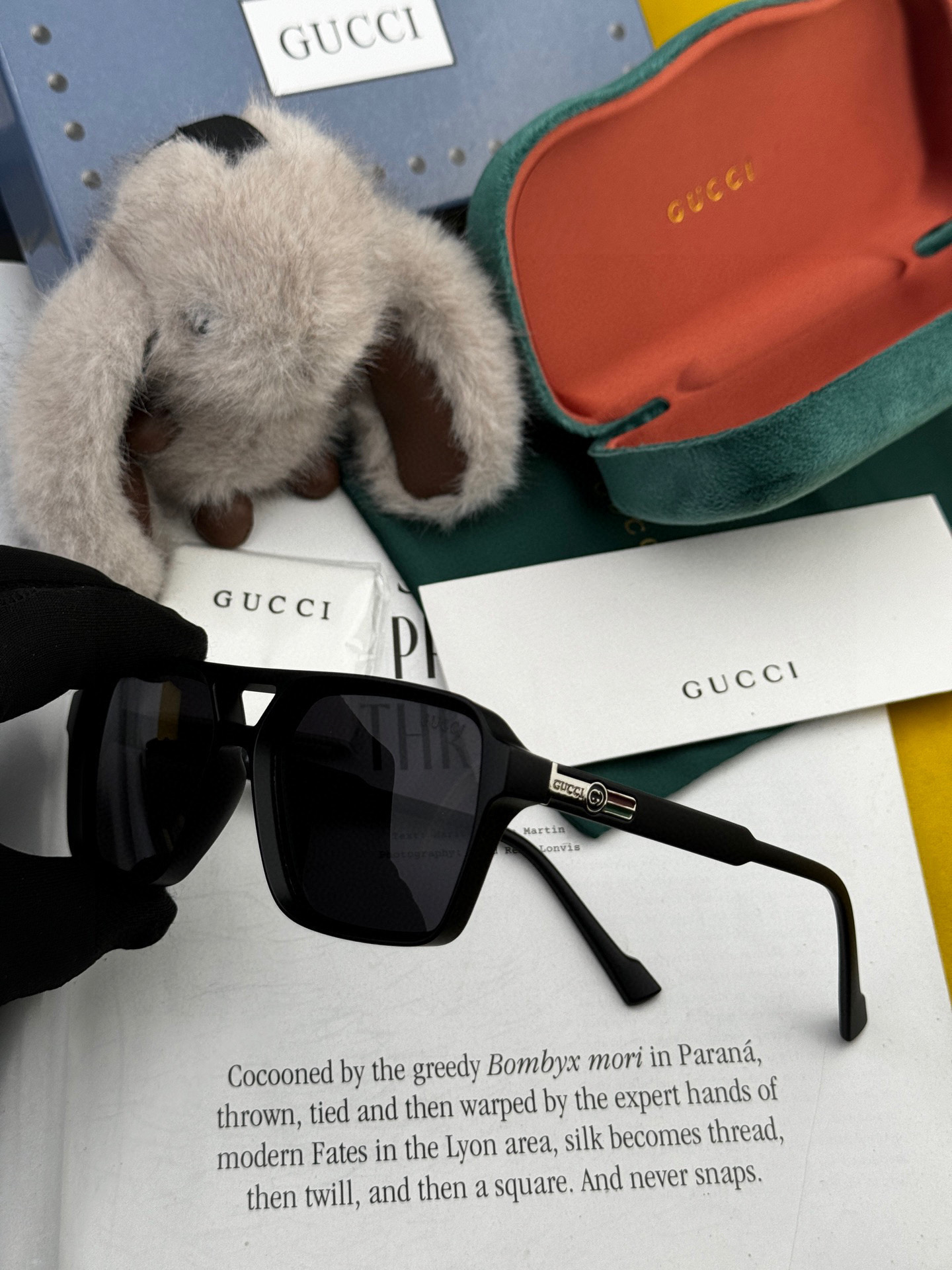   超好看 潮酷【GUCCI】古驰 新款款太阳镜以独特魅力和前卫风格诠释春夏最新眼镜，以方框设计，中梁连