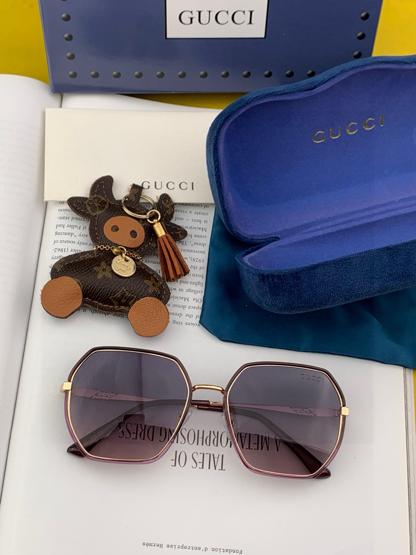 GUCCI 2025开春新款太阳镜 各路网红纷纷带起气场满分‼️ 俏皮甜美.上脸效果更佳.金属质感超好