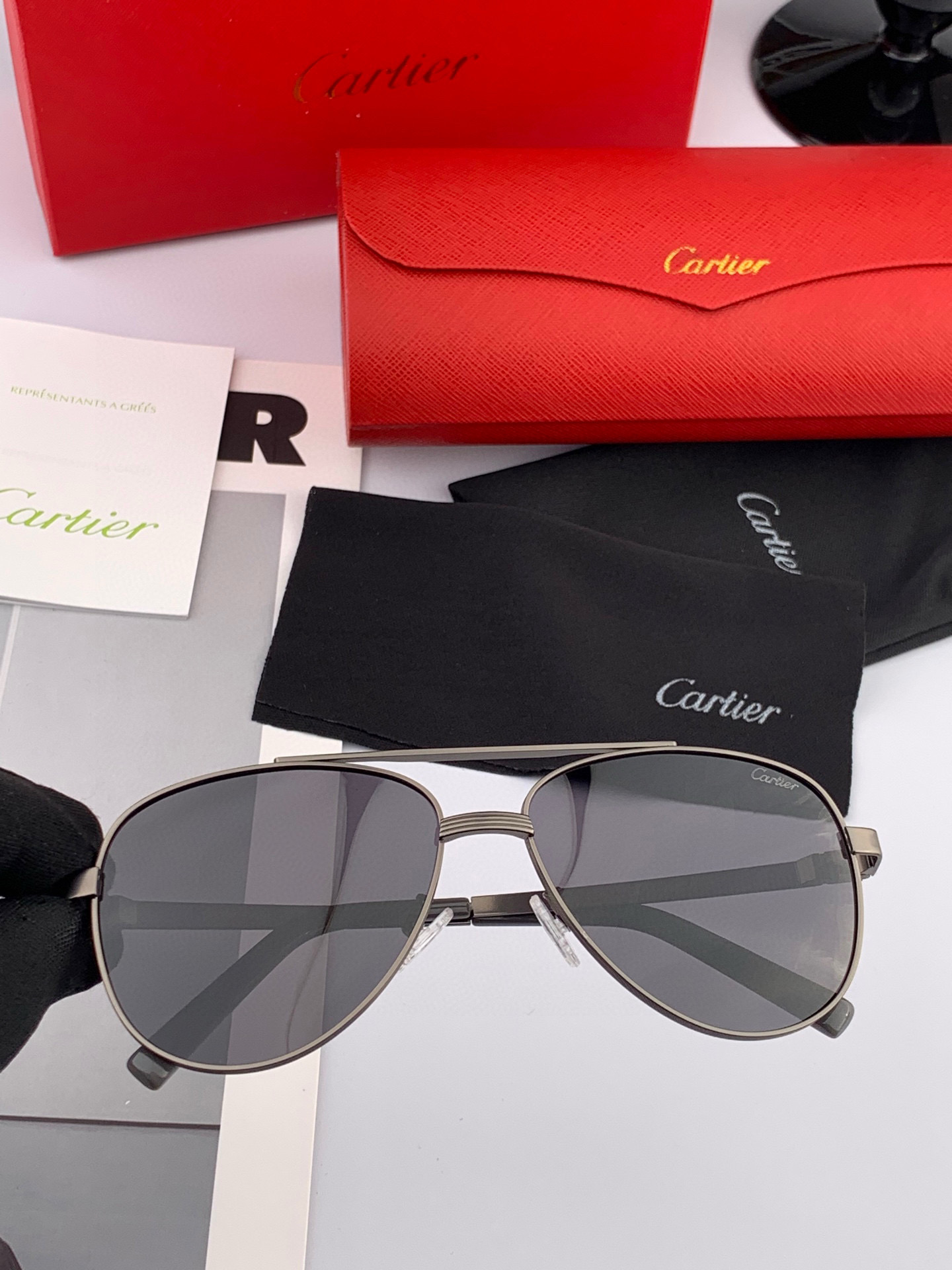  【Cartier  卡地亚】 👑男女款偏光墨镜  双色烤漆工艺  进口宝丽来偏光镜片   顶级做工彰显