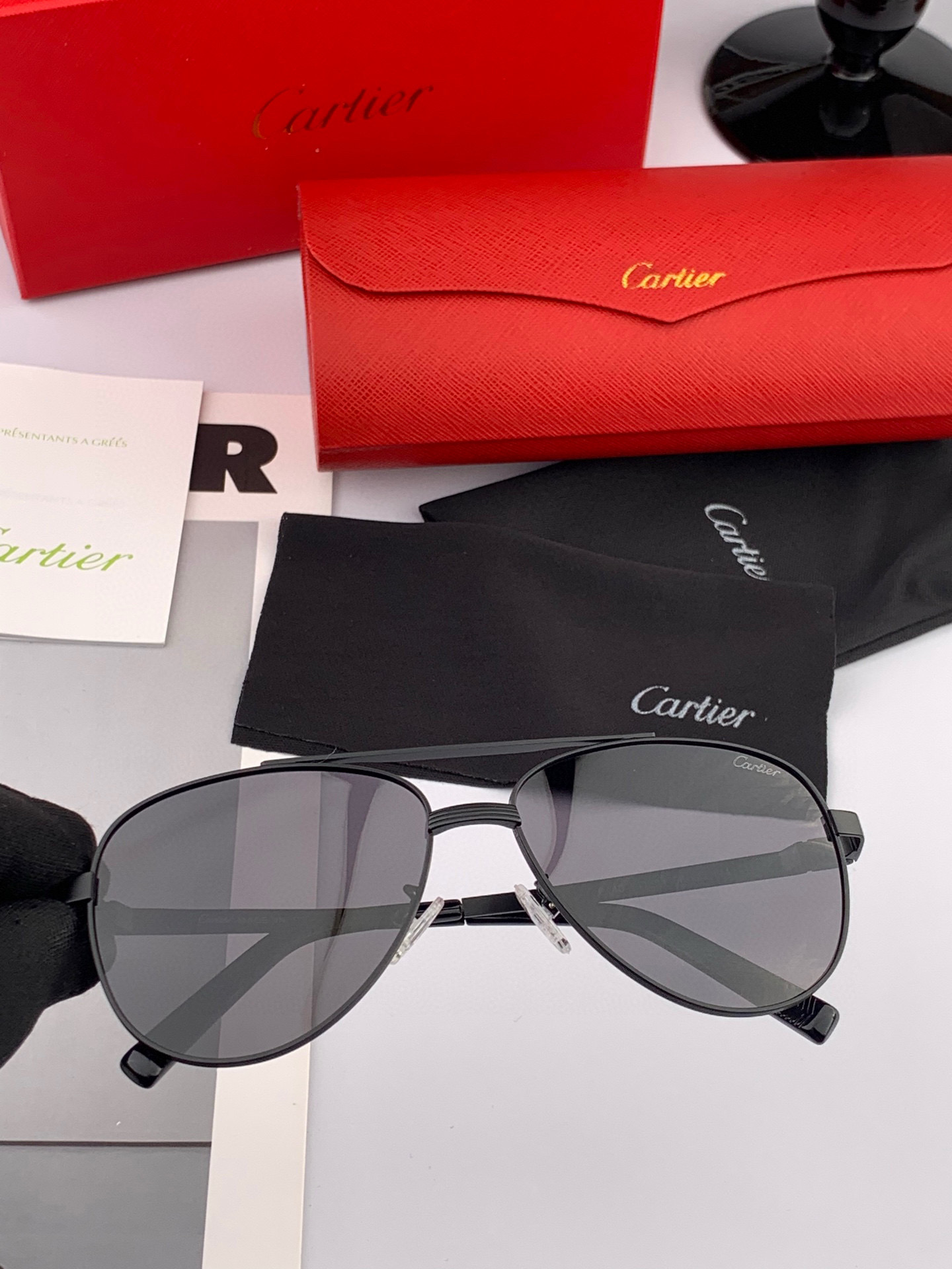  【Cartier  卡地亚】 👑男女款偏光墨镜  双色烤漆工艺  进口宝丽来偏光镜片   顶级做工彰显
