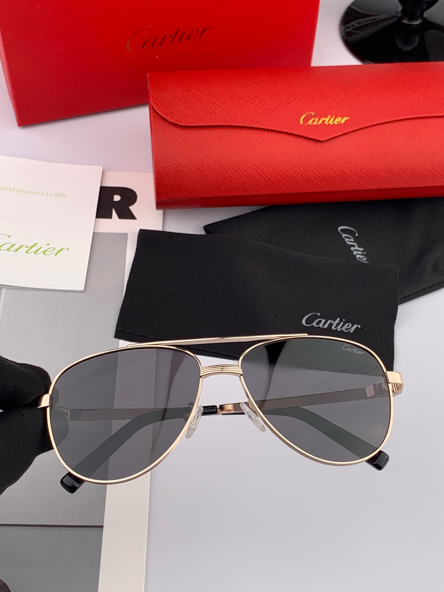  【Cartier  卡地亚】 👑男女款偏光墨镜  双色烤漆工艺  进口宝丽来偏光镜片   顶级做工彰显