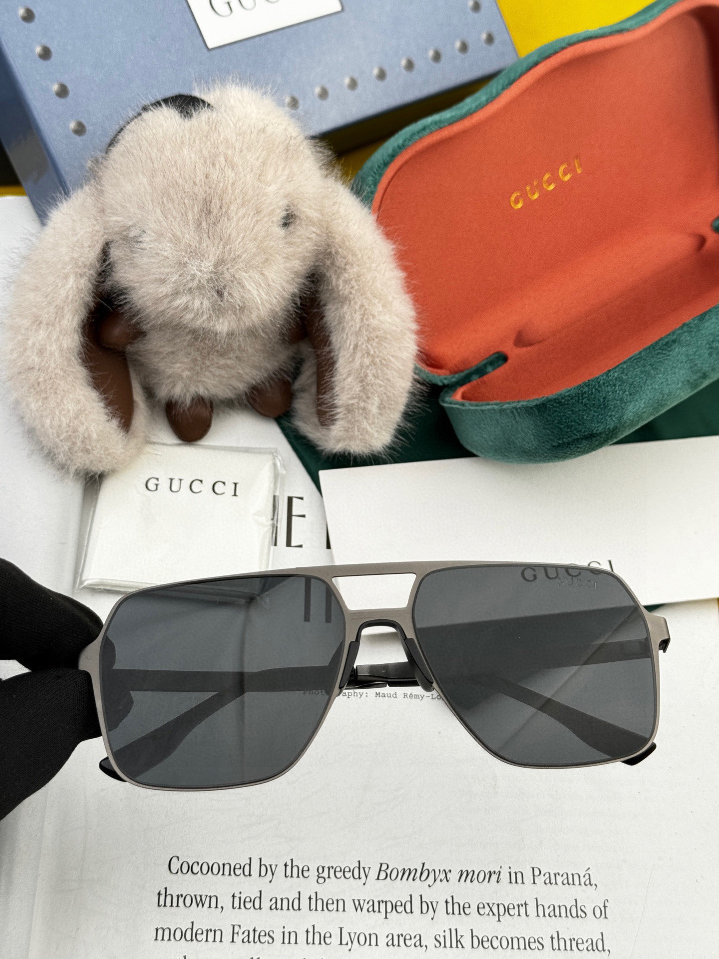         GUCCI 男款炫彩飞行员偏光太阳镜 ❤️材质：高清尼龙加厚卡槽高清偏光镜片 🌹无边框镜