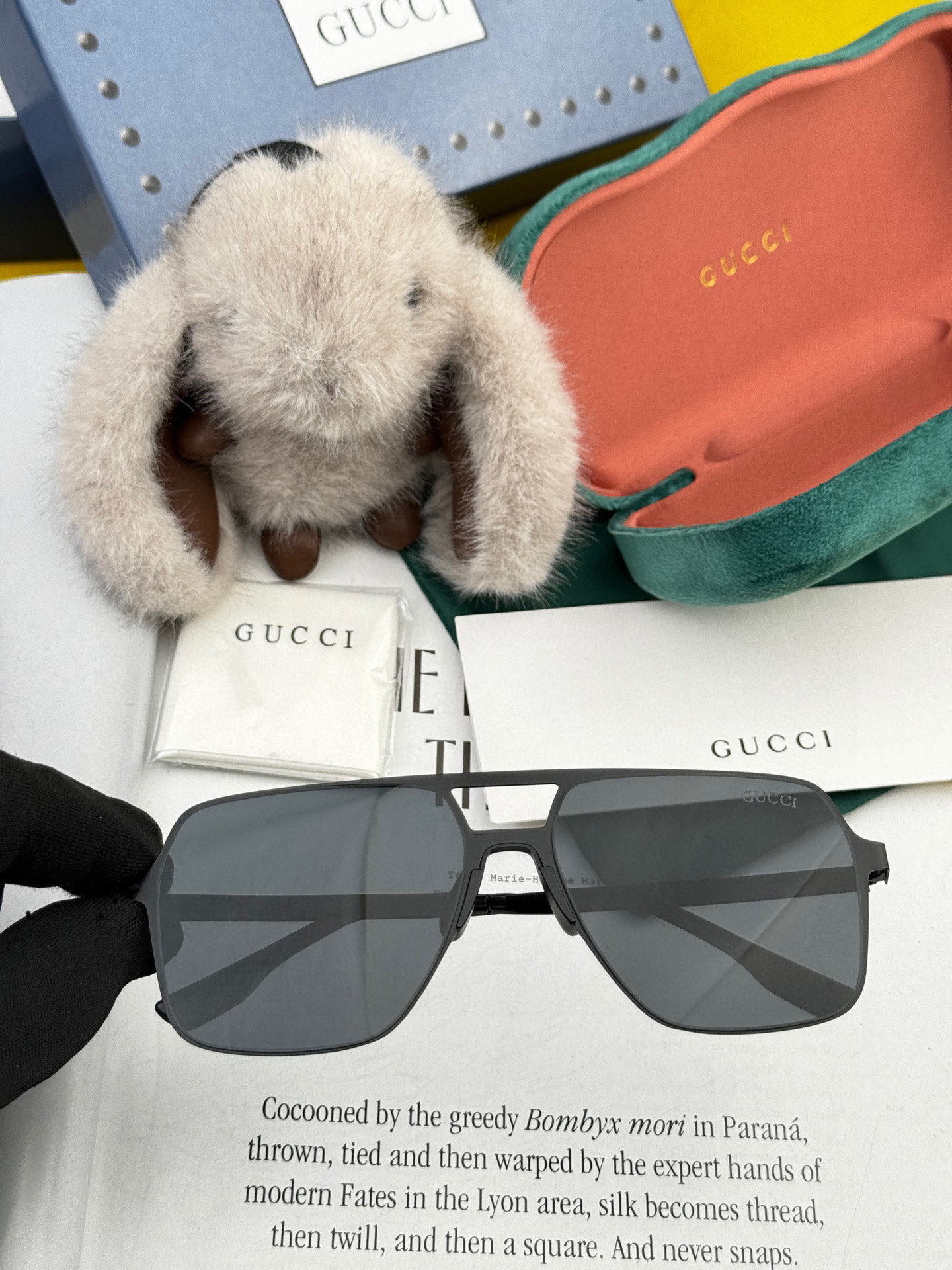         GUCCI 男款炫彩飞行员偏光太阳镜 ❤️材质：高清尼龙加厚卡槽高清偏光镜片 🌹无边框镜