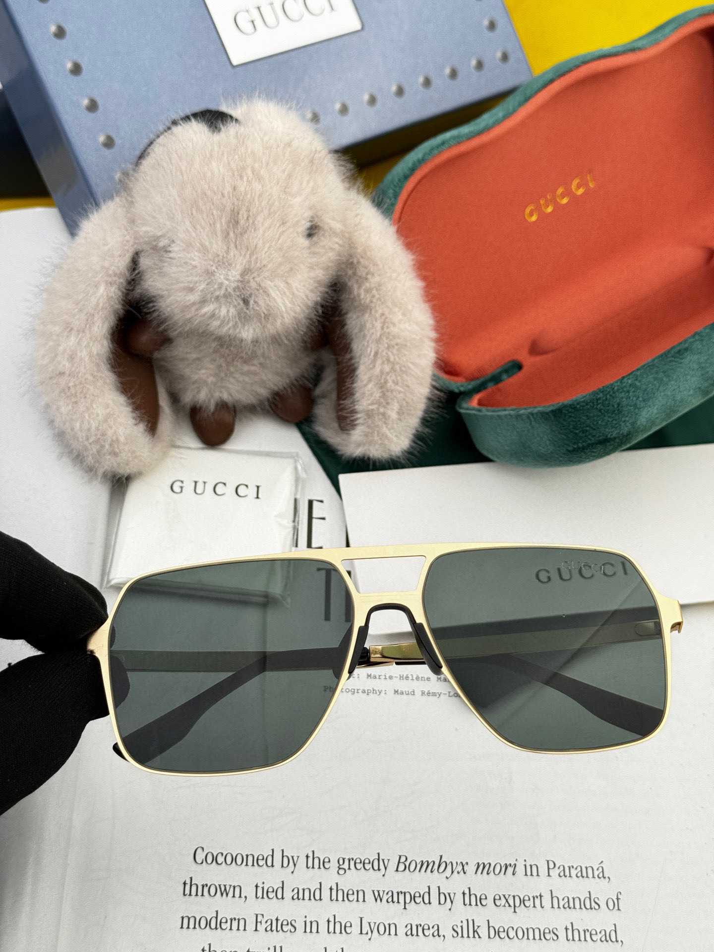         GUCCI 男款炫彩飞行员偏光太阳镜 ❤️材质：高清尼龙加厚卡槽高清偏光镜片 🌹无边框镜