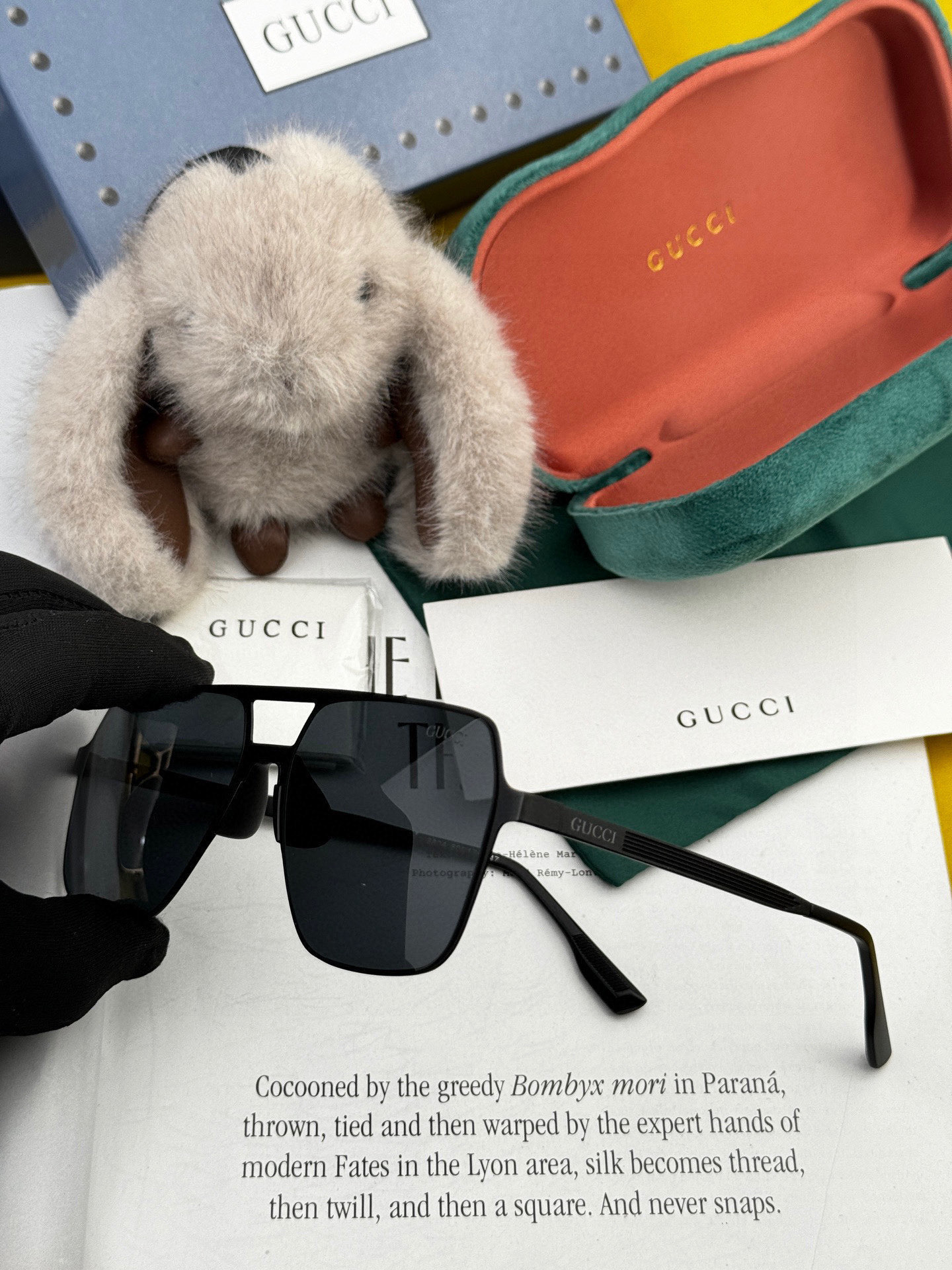         GUCCI 男款炫彩飞行员偏光太阳镜 ❤️材质：高清尼龙加厚卡槽高清偏光镜片 🌹无边框镜