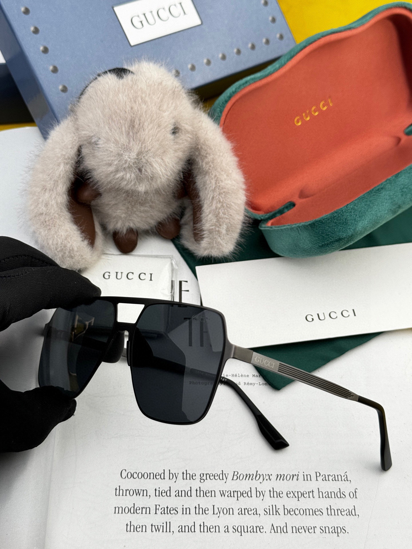         GUCCI 男款炫彩飞行员偏光太阳镜 ❤️材质：高清尼龙加厚卡槽高清偏光镜片 🌹无边框镜