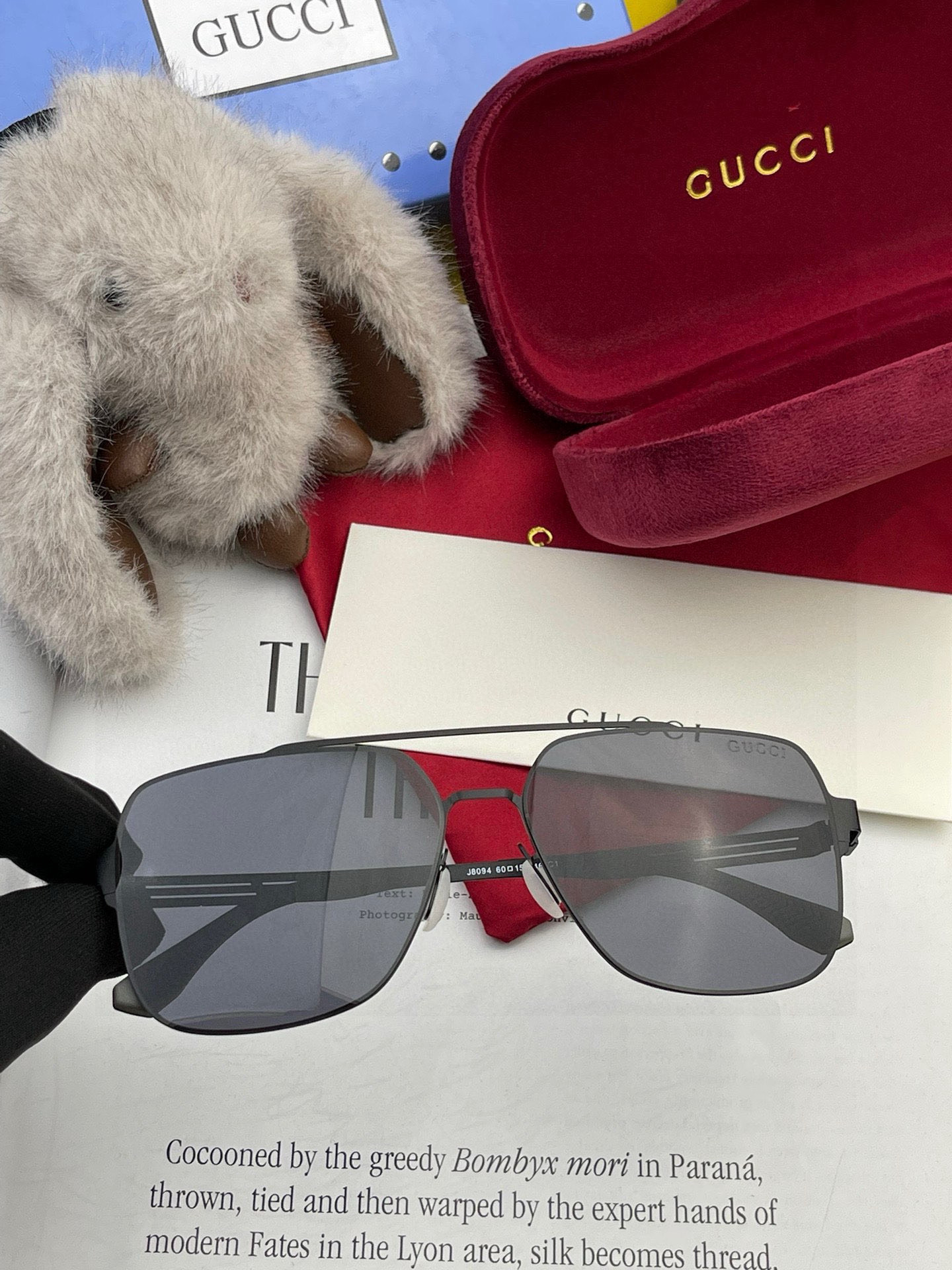 ♦️ GUCCI 2025新款男女情侣款太阳镜多边形墨镜iP电镀永不褪色 超轻超有弹性整幅眼镜无螺丝重要