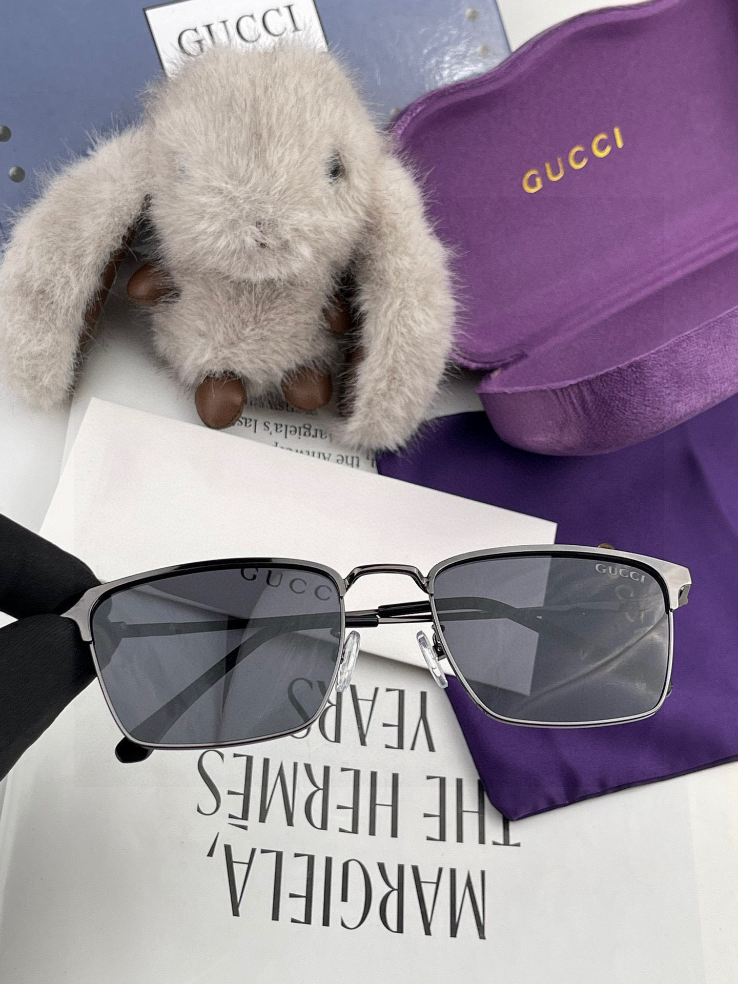   Gucci 。  高品质男女款墨镜   👍 进口宝丽来偏光镜片  。蛤蟆镜 开车钓鱼都可 。百搭显瘦