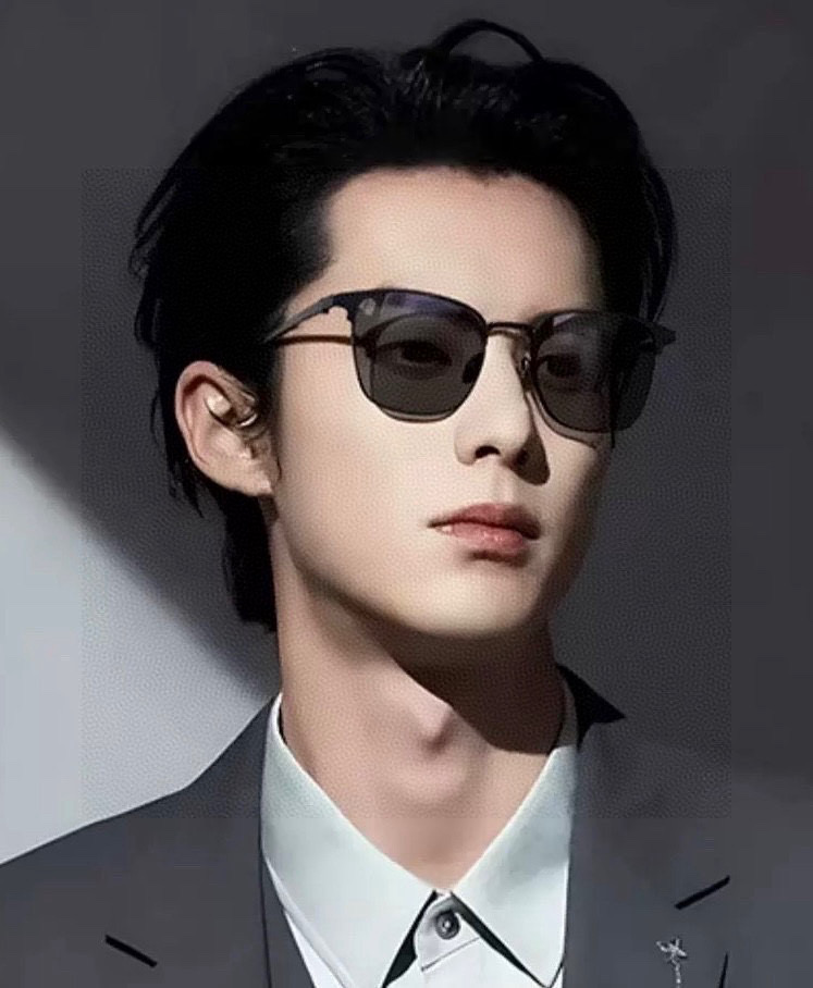   Gucci 。  高品质男女款墨镜   👍 进口宝丽来偏光镜片  。蛤蟆镜 开车钓鱼都可 。百搭显瘦