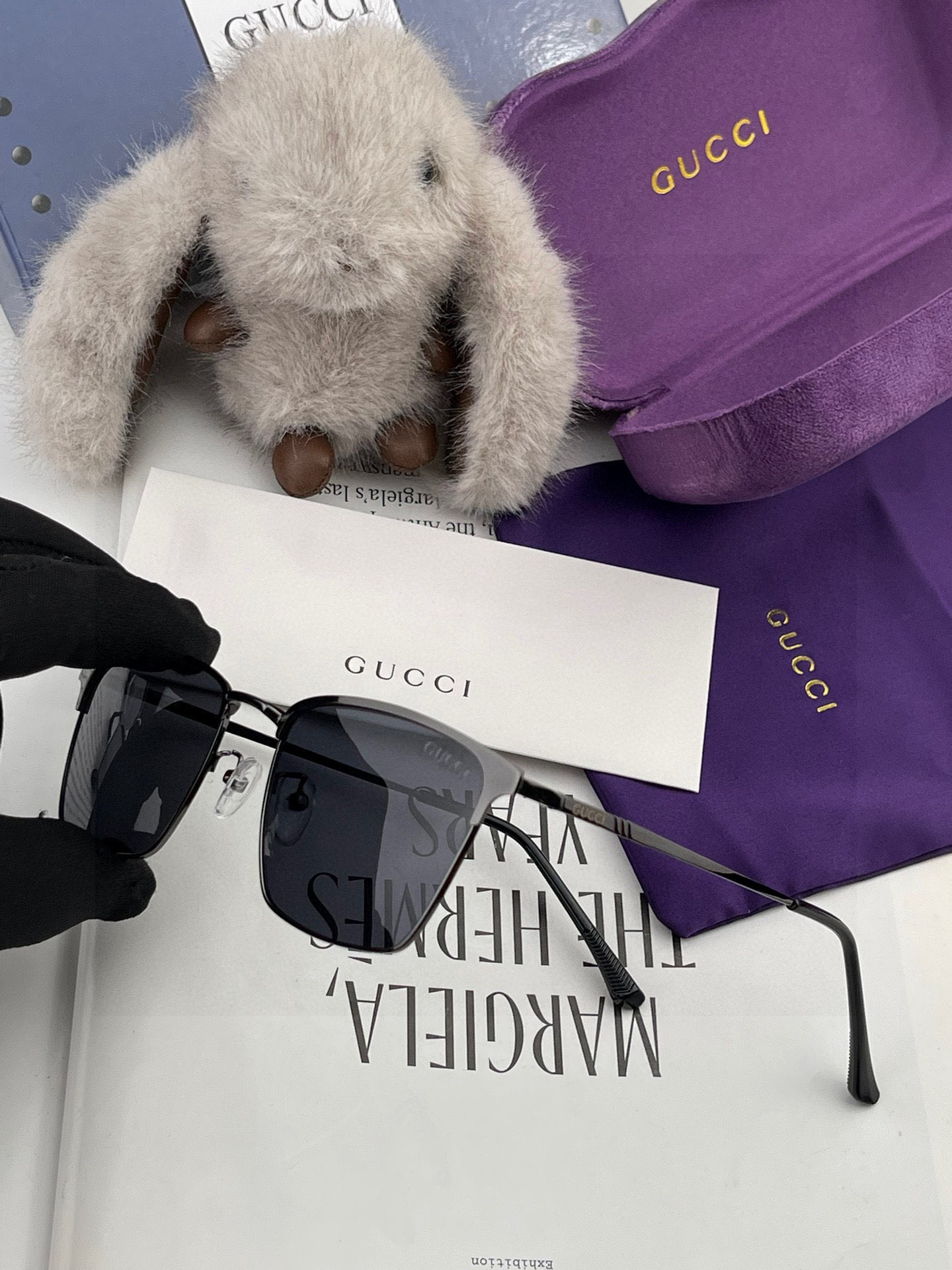   Gucci 。  高品质男女款墨镜   👍 进口宝丽来偏光镜片  。蛤蟆镜 开车钓鱼都可 。百搭显瘦