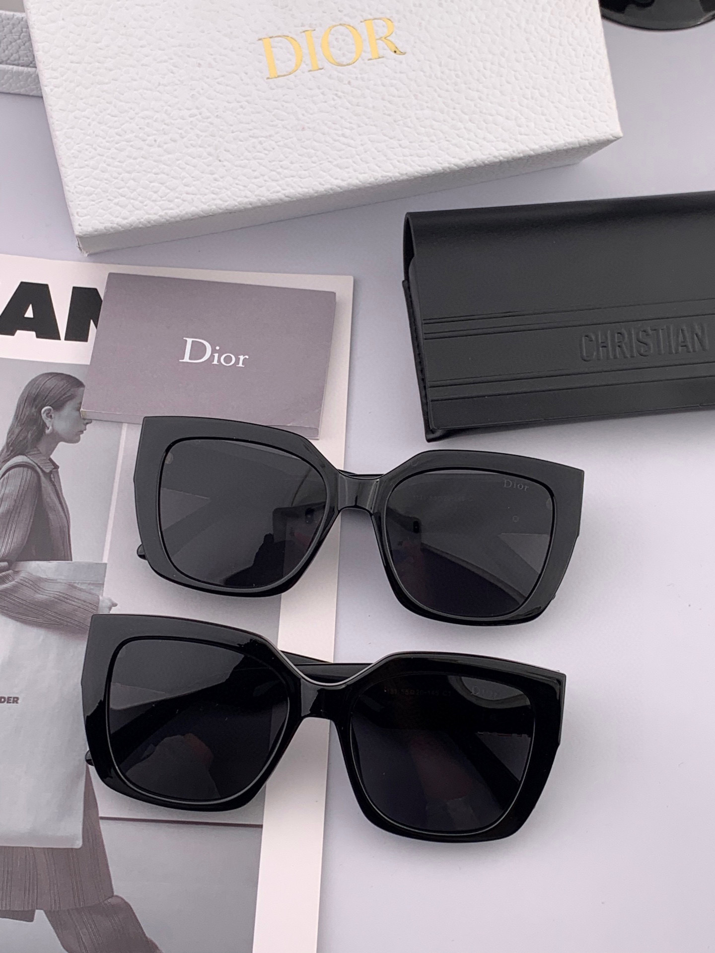   【DIOR】2025新款潮流爆款 时尚方框太阳镜 佩戴舒适 网红潮款墨镜  女士高清加厚偏光太阳镜🕶