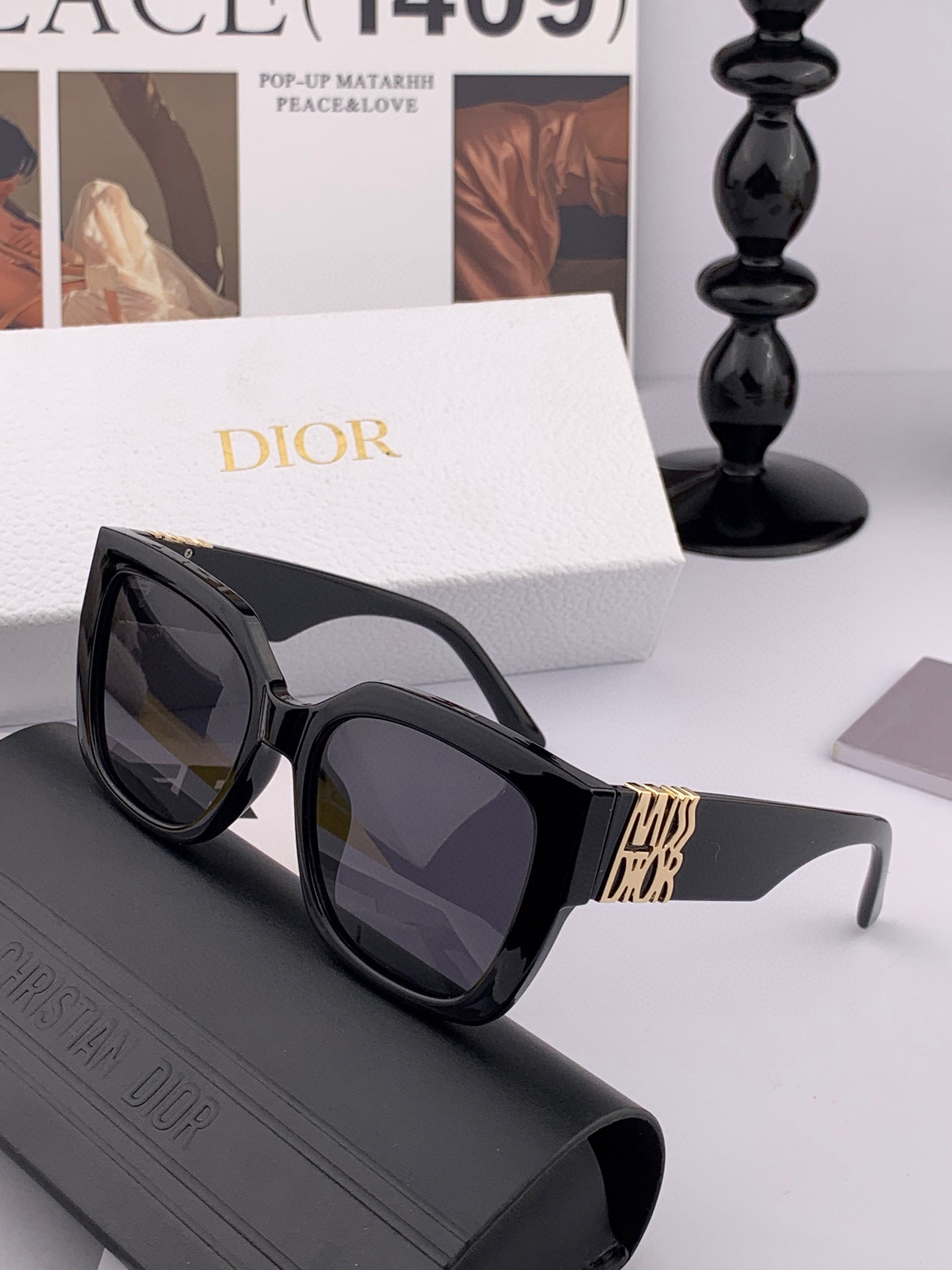   【DIOR】2025新款潮流爆款 时尚方框太阳镜 佩戴舒适 网红潮款墨镜  女士高清加厚偏光太阳镜🕶