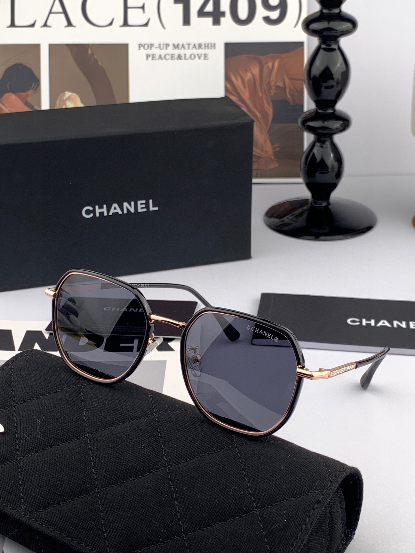    新品CHANEL 香奈儿太阳镜以独特魅力和前卫风格诠释春夏最新眼镜，质感超好佩带舒适 型号：CH9
