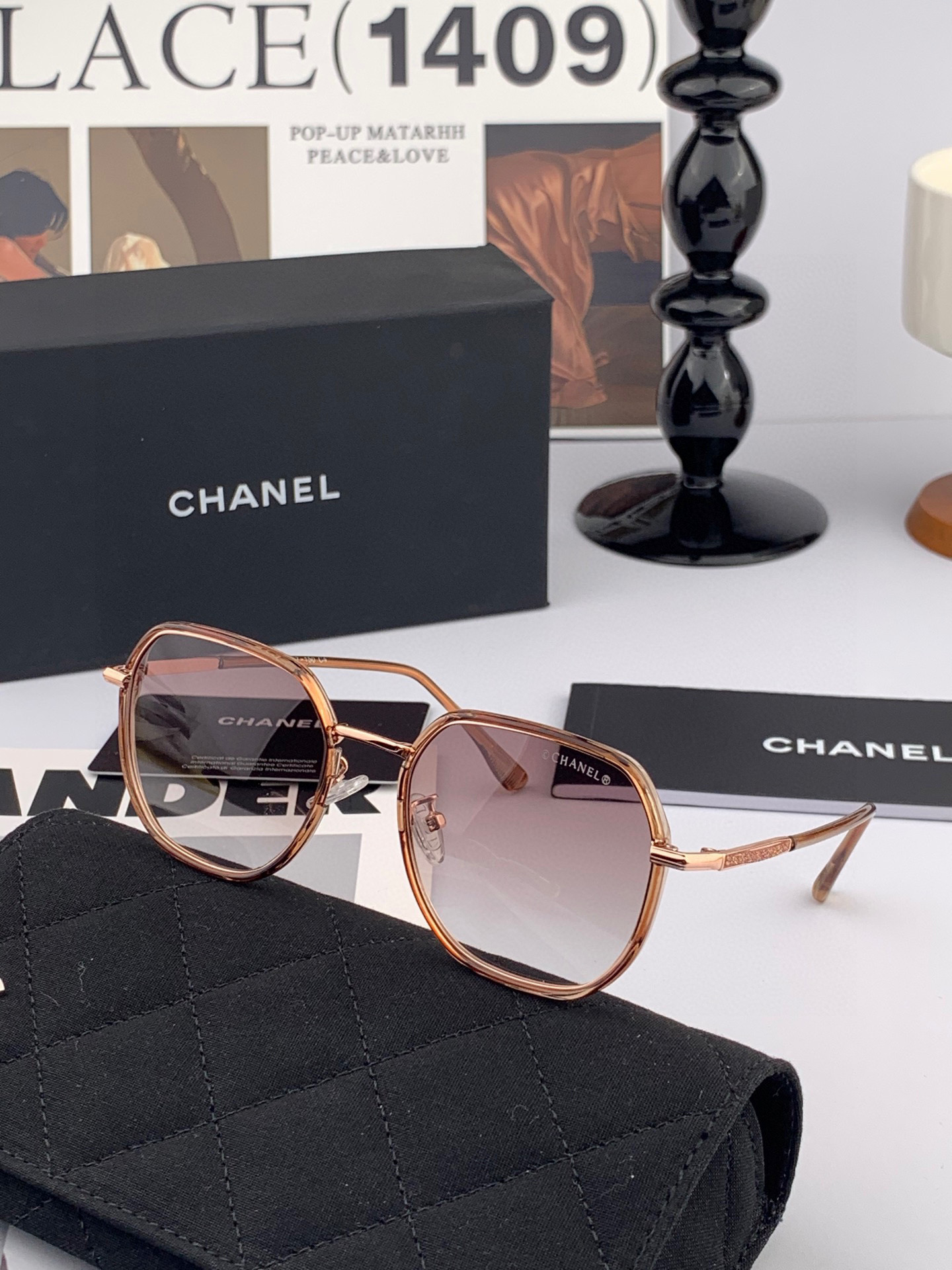    新品CHANEL 香奈儿太阳镜以独特魅力和前卫风格诠释春夏最新眼镜，质感超好佩带舒适 型号：CH9