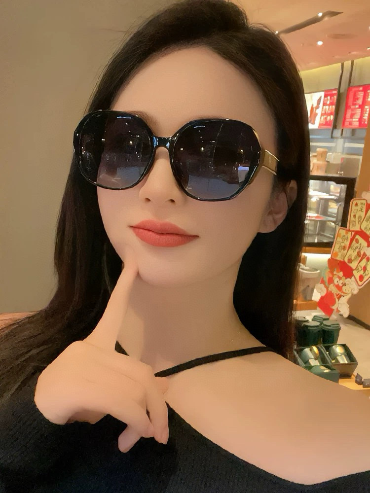  【CHANEL】香奈儿 2025新款山茶花潮流爆款 时尚圆框高清偏光太阳镜 佩戴舒适 网红潮款墨镜  
