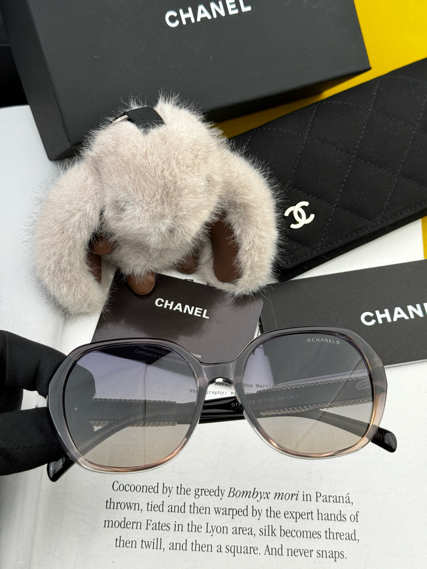  【CHANEL】香奈儿 2025新款山茶花潮流爆款 时尚圆框高清偏光太阳镜 佩戴舒适 网红潮款墨镜  