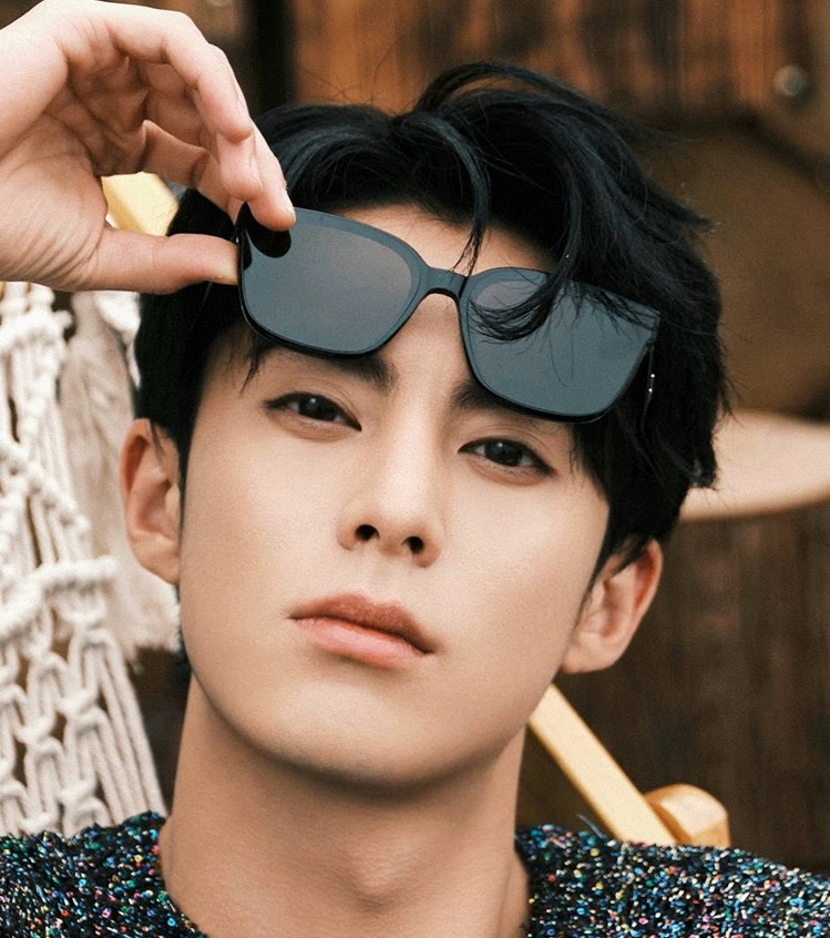  🔺 【GUCCI-偏光太阳镜】2025开春新款 潮流爆款 时尚方框偏光太阳镜 高品质 佩戴舒适 网红潮