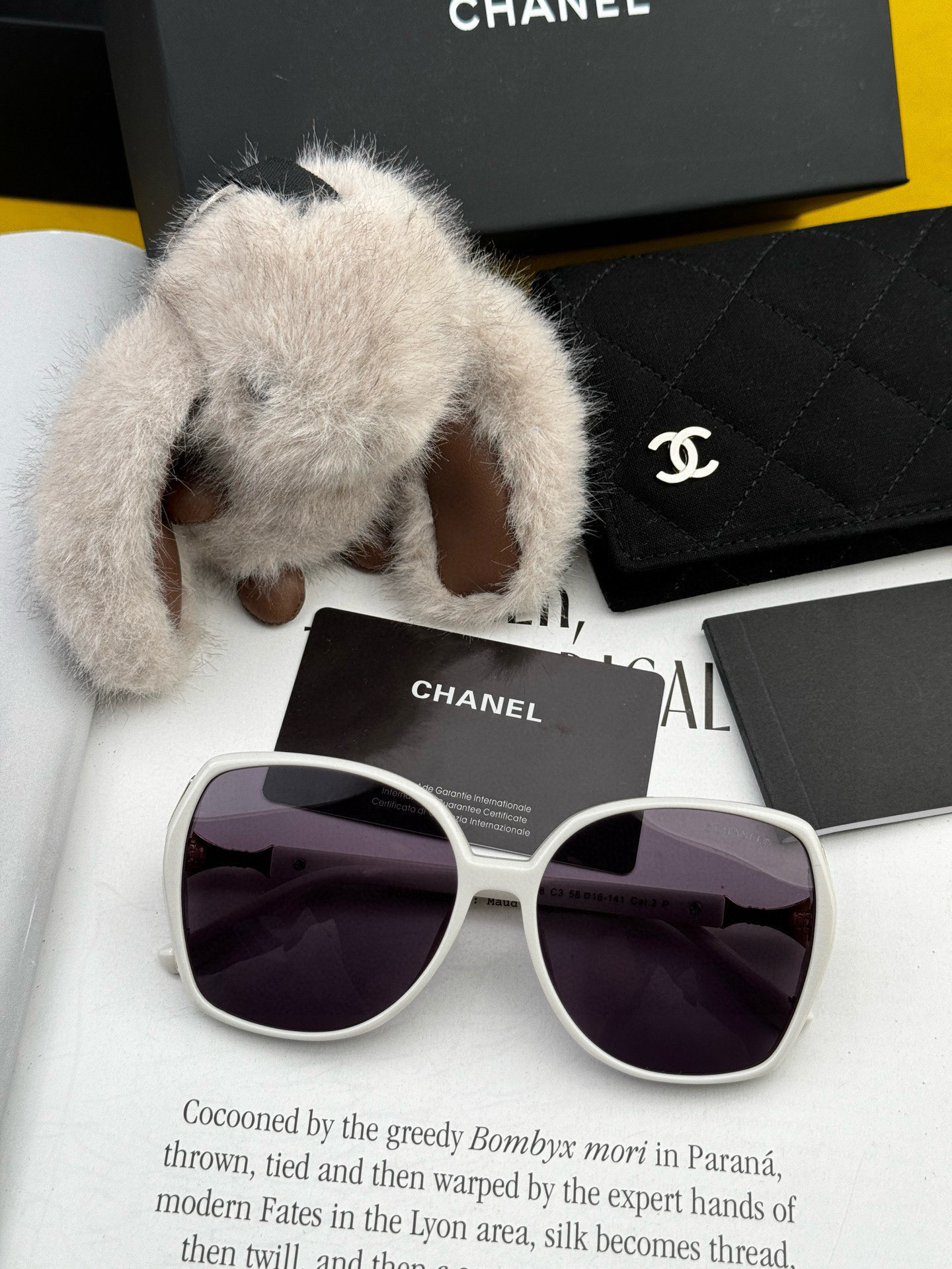   【CHANEL】香奈儿 2025新款潮流爆款 时尚方框太阳镜 佩戴舒适 网红潮款墨镜  女士高清加厚