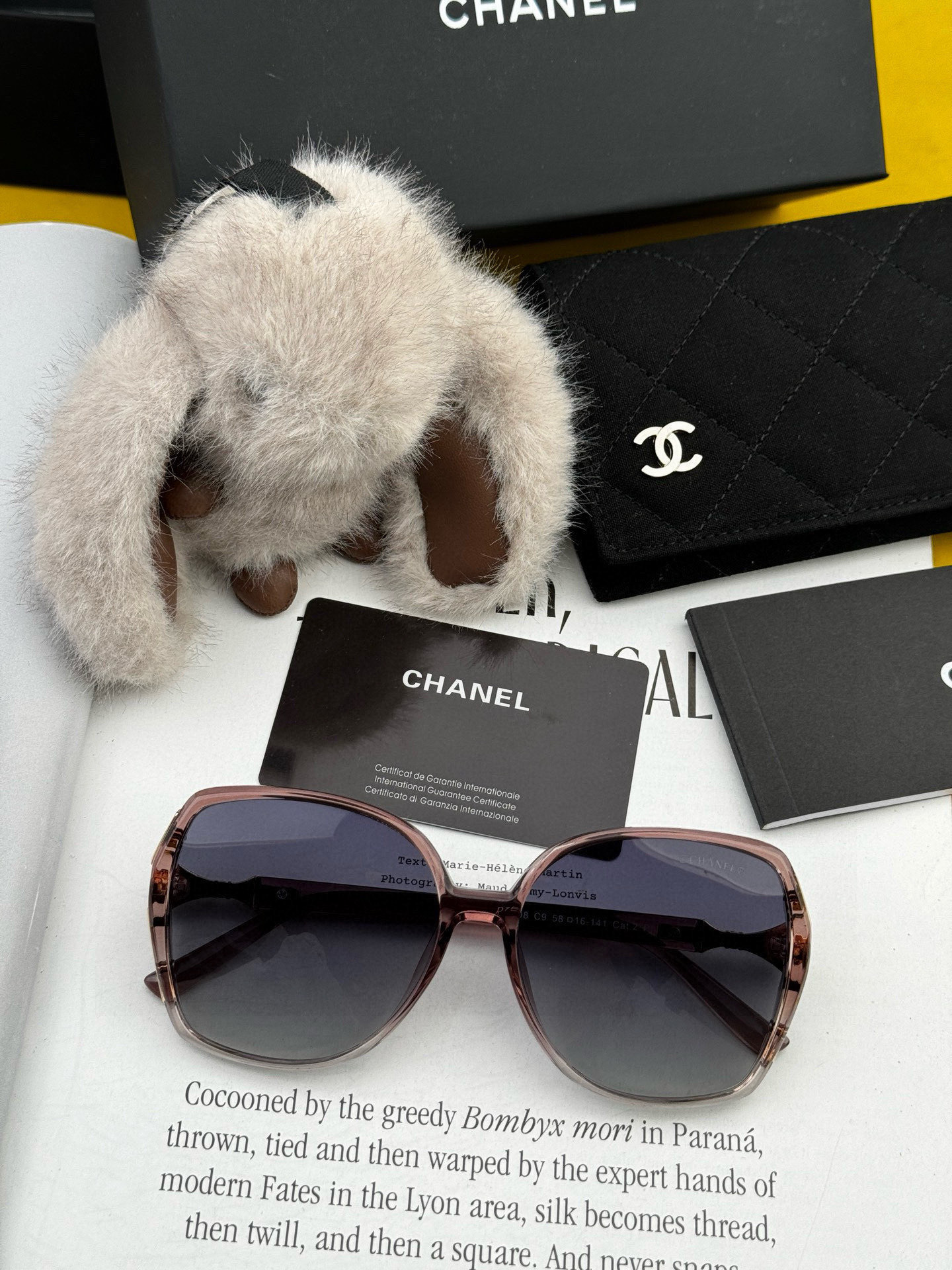   【CHANEL】香奈儿 2025新款潮流爆款 时尚方框太阳镜 佩戴舒适 网红潮款墨镜  女士高清加厚