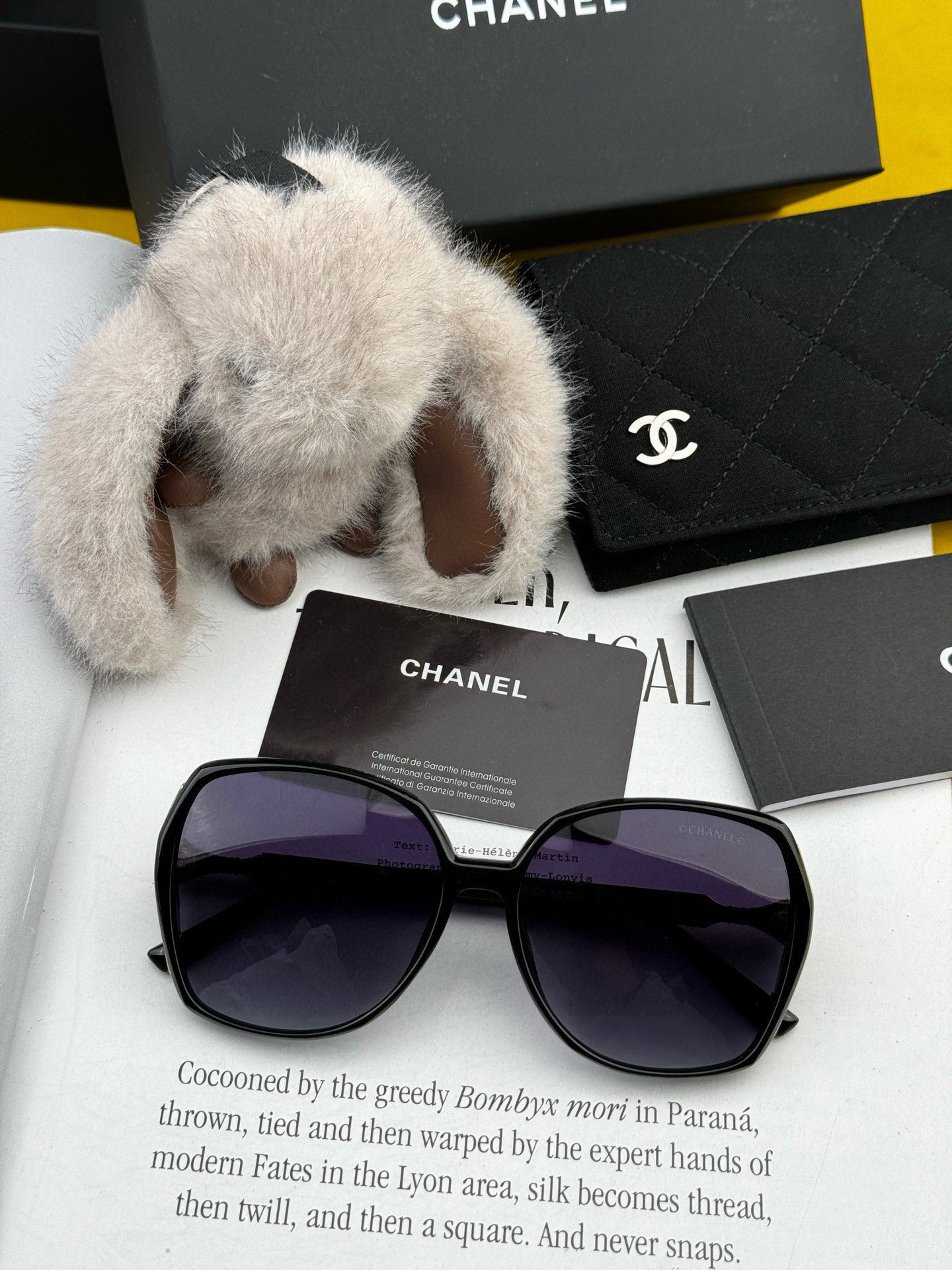   【CHANEL】香奈儿 2025新款潮流爆款 时尚方框太阳镜 佩戴舒适 网红潮款墨镜  女士高清加厚