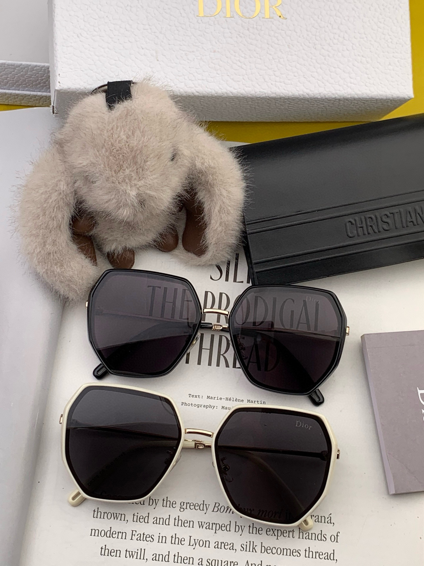   【DIOR】2025新款潮流爆款 时尚方框太阳镜 佩戴舒适 网红潮款墨镜  女士高清加厚偏光太阳镜🕶