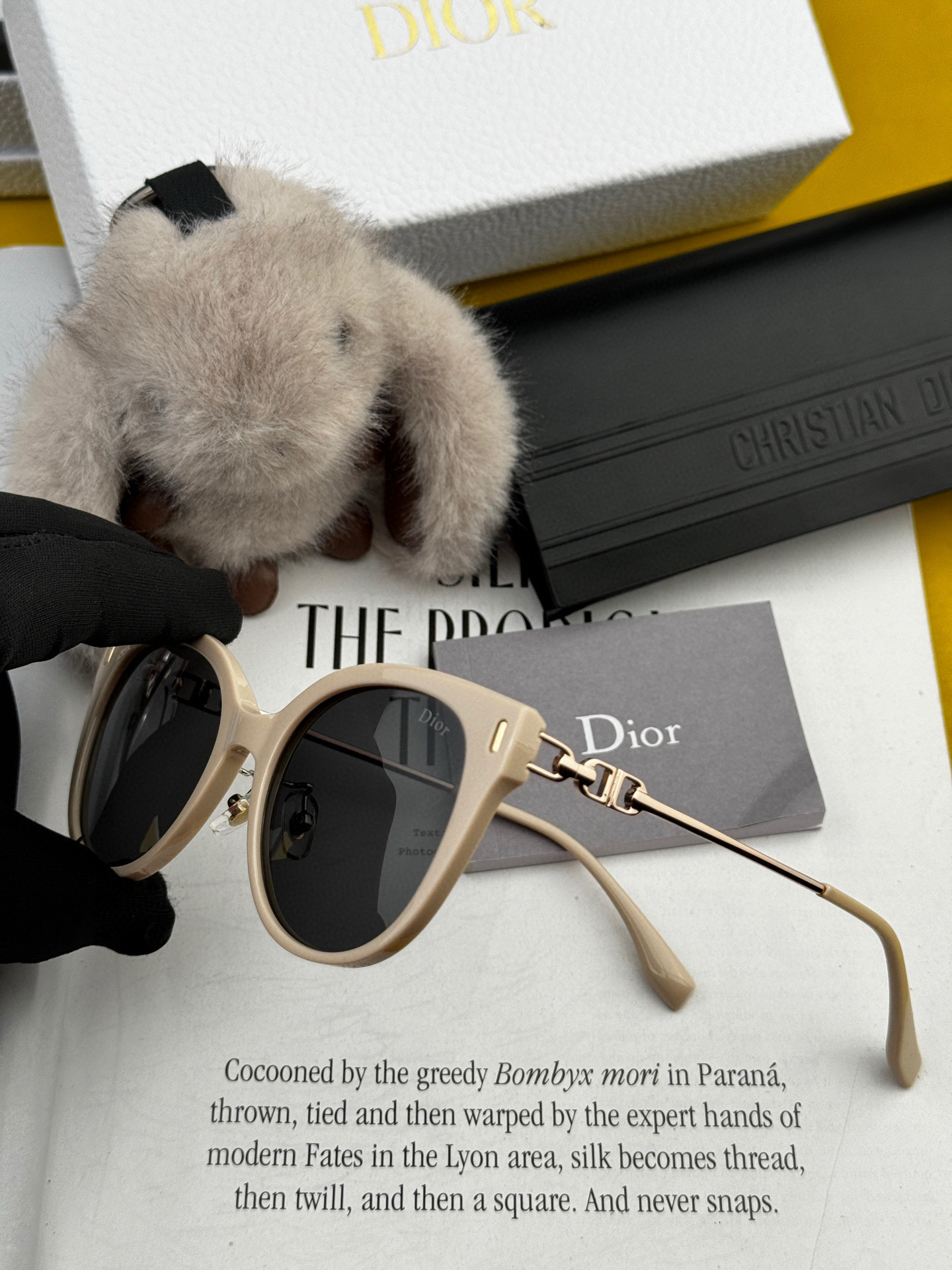   🔺 【DIOR-迪奥】2025开春新款 潮流爆款 时尚圆框偏光太阳镜 高品质 佩戴舒适 网红潮款墨镜