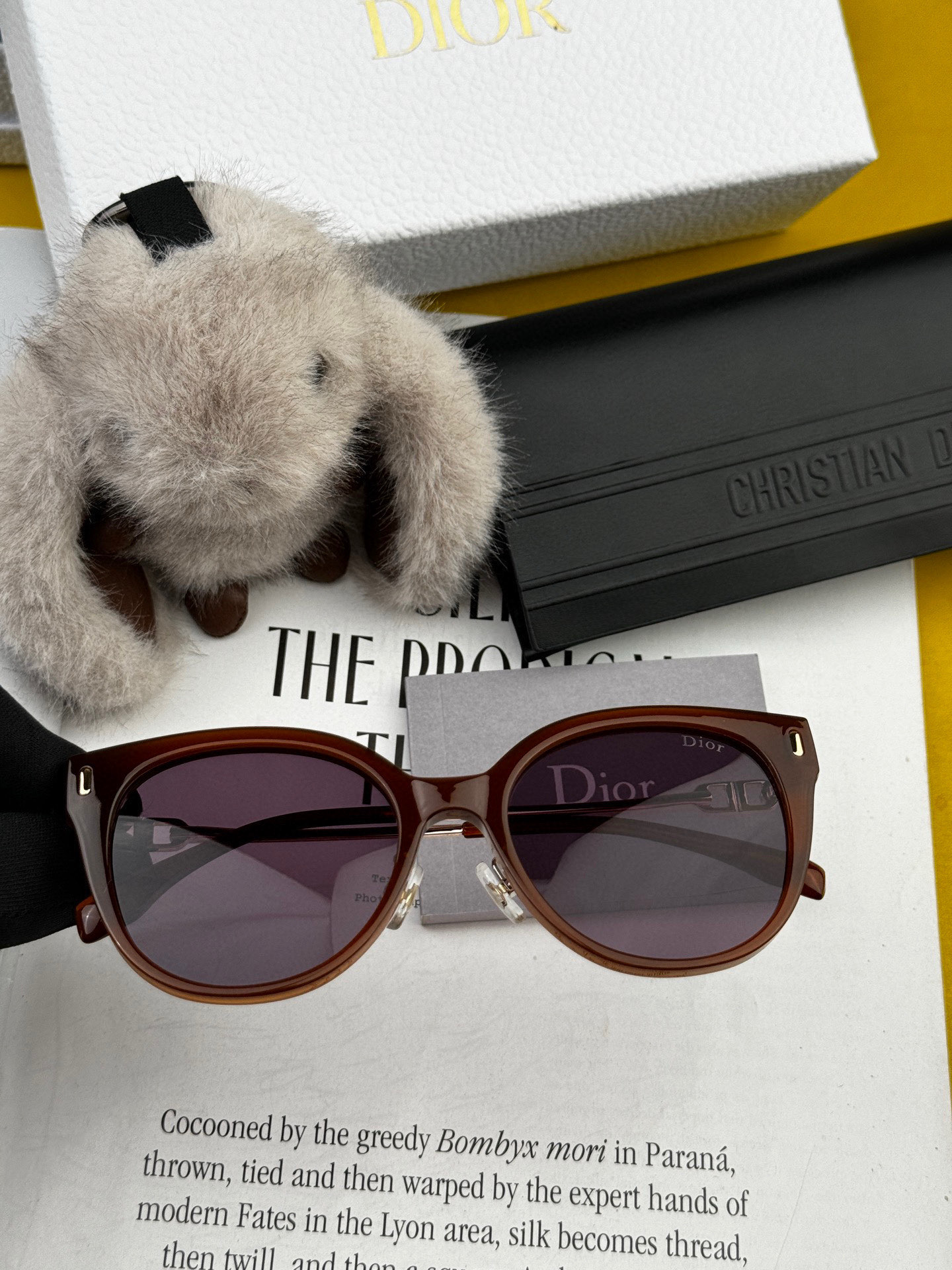   🔺 【DIOR-迪奥】2025开春新款 潮流爆款 时尚圆框偏光太阳镜 高品质 佩戴舒适 网红潮款墨镜