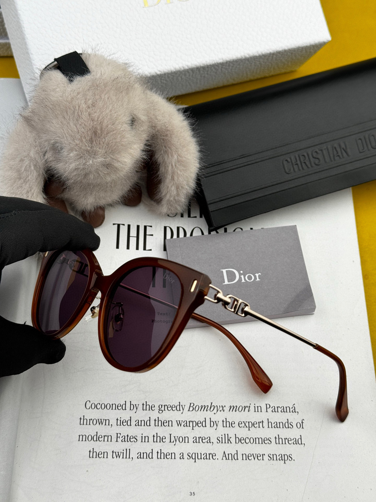   🔺 【DIOR-迪奥】2025开春新款 潮流爆款 时尚圆框偏光太阳镜 高品质 佩戴舒适 网红潮款墨镜