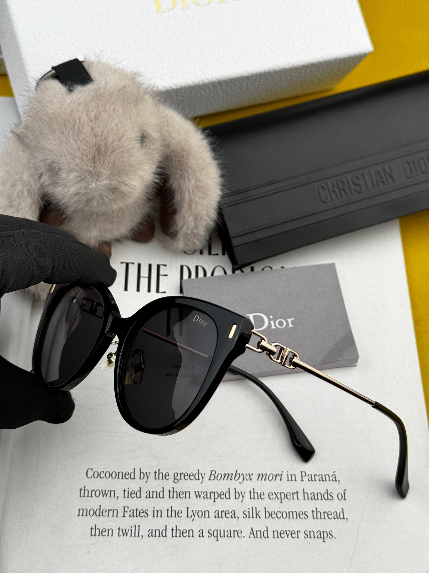   🔺 【DIOR-迪奥】2025开春新款 潮流爆款 时尚圆框偏光太阳镜 高品质 佩戴舒适 网红潮款墨镜
