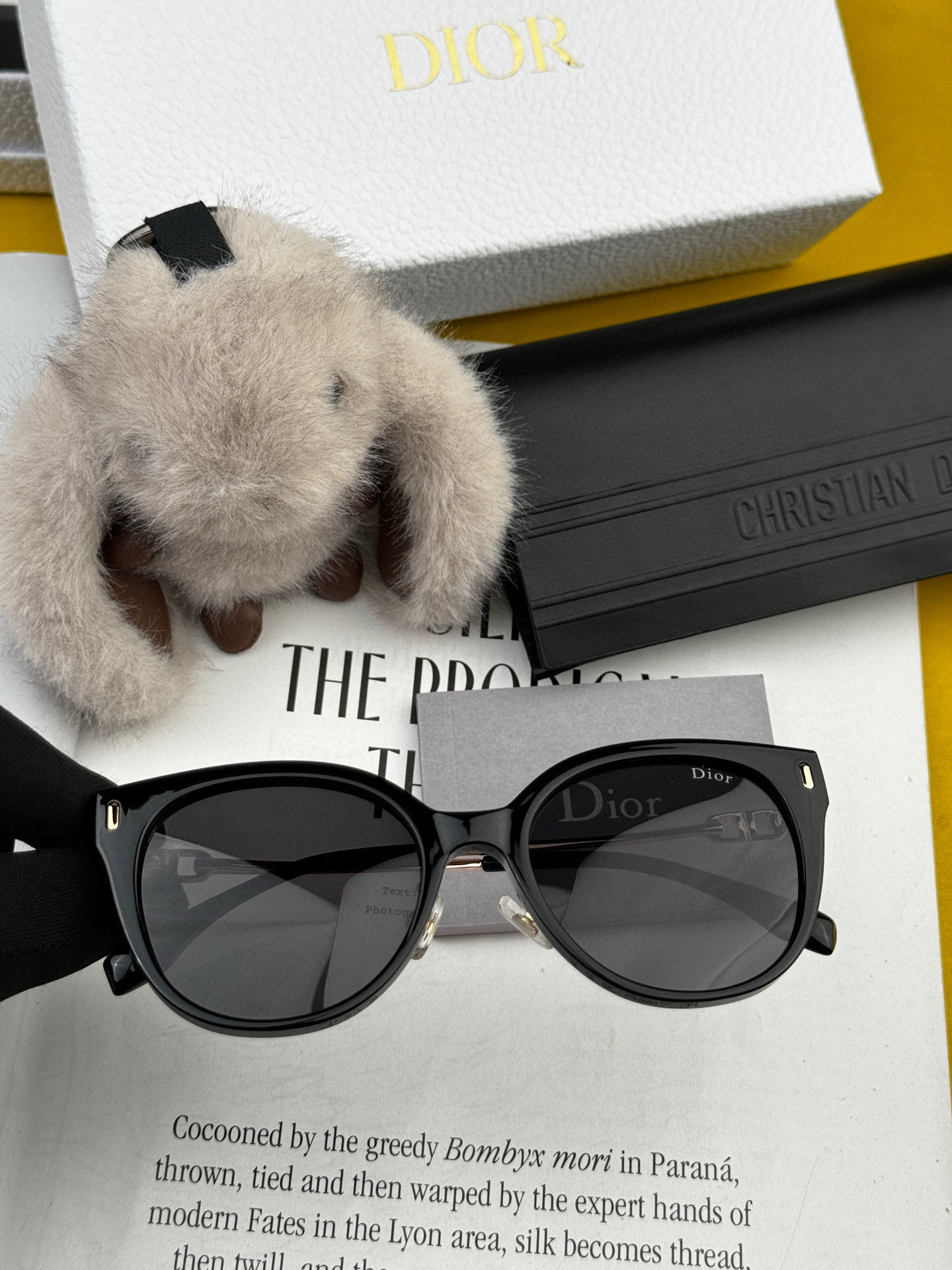  🔺 【DIOR-迪奥】2025开春新款 潮流爆款 时尚圆框偏光太阳镜 高品质 佩戴舒适 网红潮款墨镜