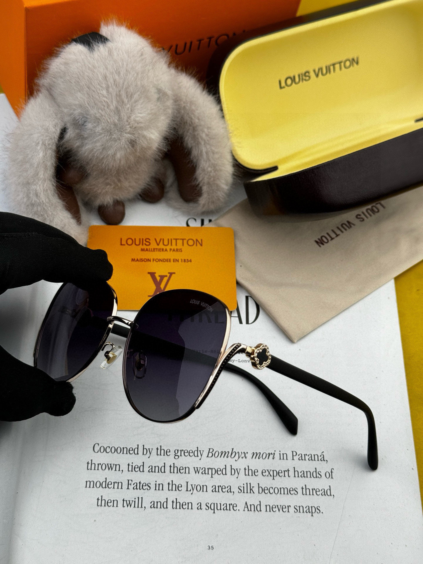   LV 太阳镜潮品官网模特同款 玫瑰玫瑰四叶草🍀精致个性设计简约时尚 高品质值得拥有绝对潮爆整个夏季 