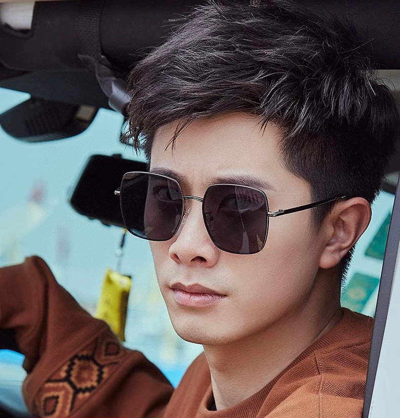        GUCCI 男款炫彩飞行员偏光太阳镜 ❤️材质：高清尼龙加厚卡槽高清偏光镜片 🌹无边框镜架