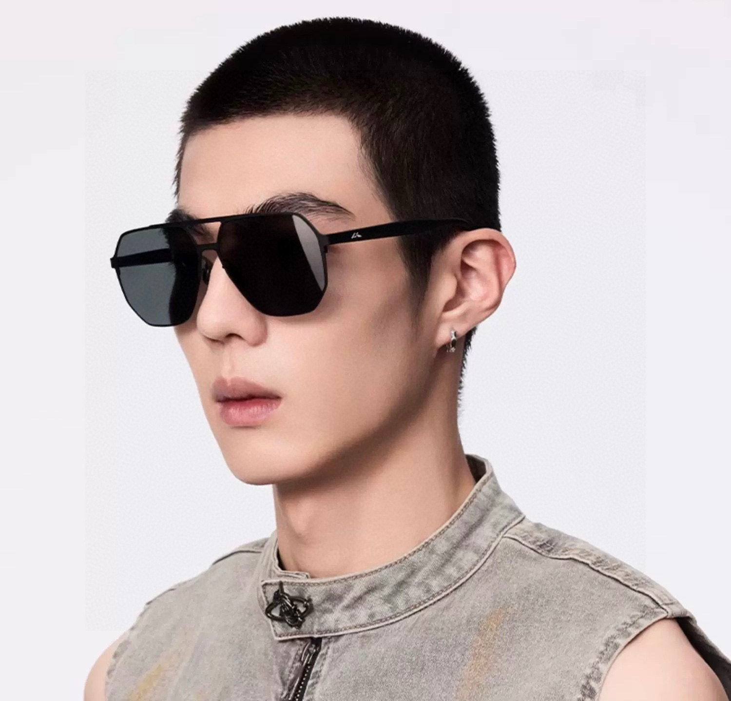        GUCCI 男款炫彩飞行员偏光太阳镜 ❤️材质：高清尼龙加厚卡槽高清偏光镜片 🌹无边框镜架