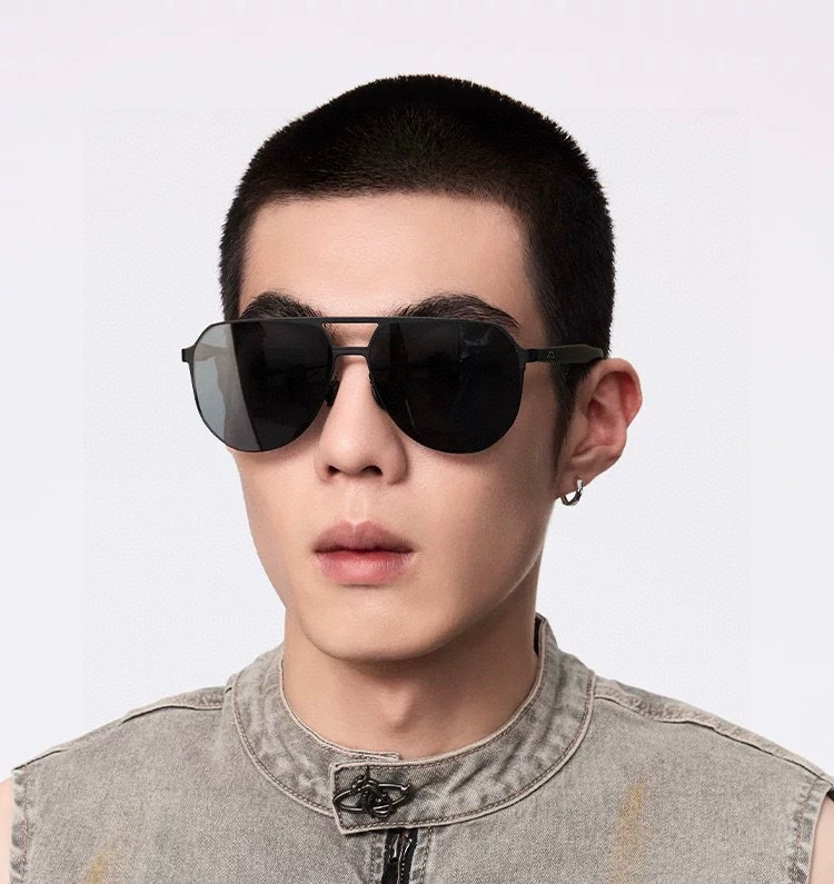        GUCCI 男款炫彩飞行员偏光太阳镜 ❤️材质：高清尼龙加厚卡槽高清偏光镜片 🌹无边框镜架