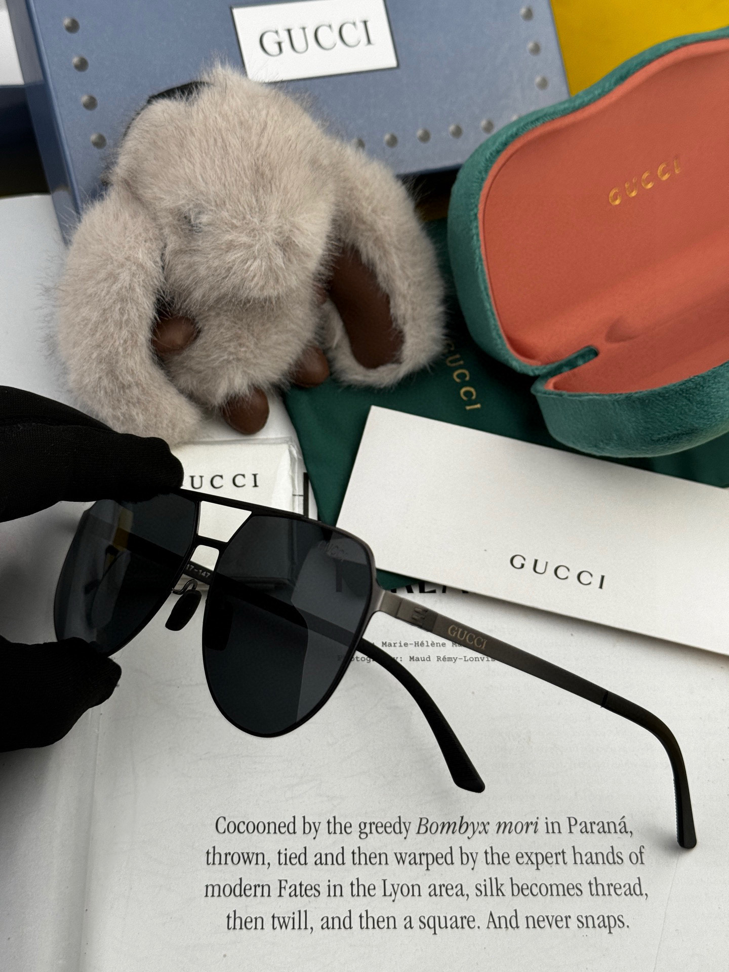        GUCCI 男款炫彩飞行员偏光太阳镜 ❤️材质：高清尼龙加厚卡槽高清偏光镜片 🌹无边框镜架