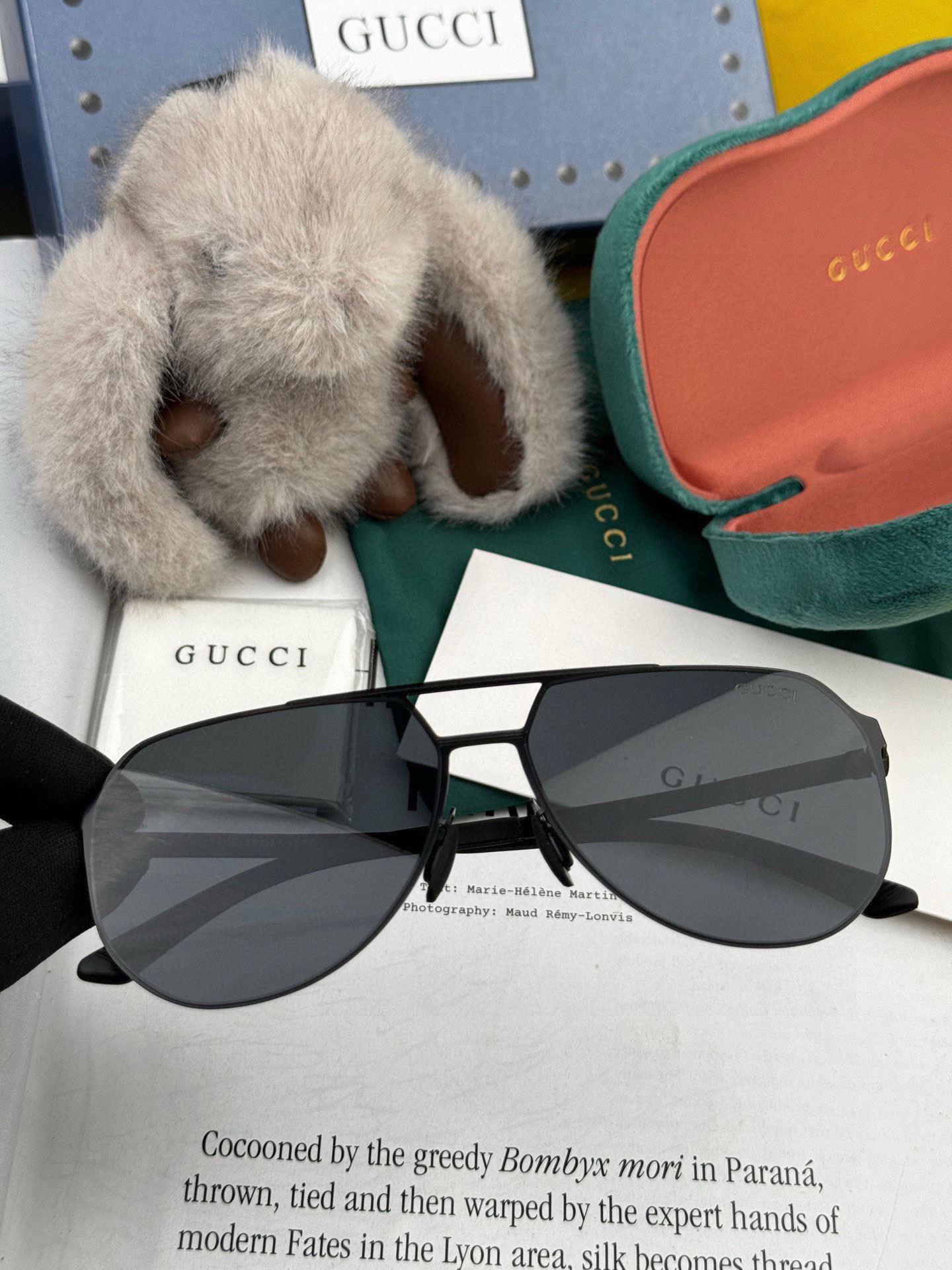        GUCCI 男款炫彩飞行员偏光太阳镜 ❤️材质：高清尼龙加厚卡槽高清偏光镜片 🌹无边框镜架