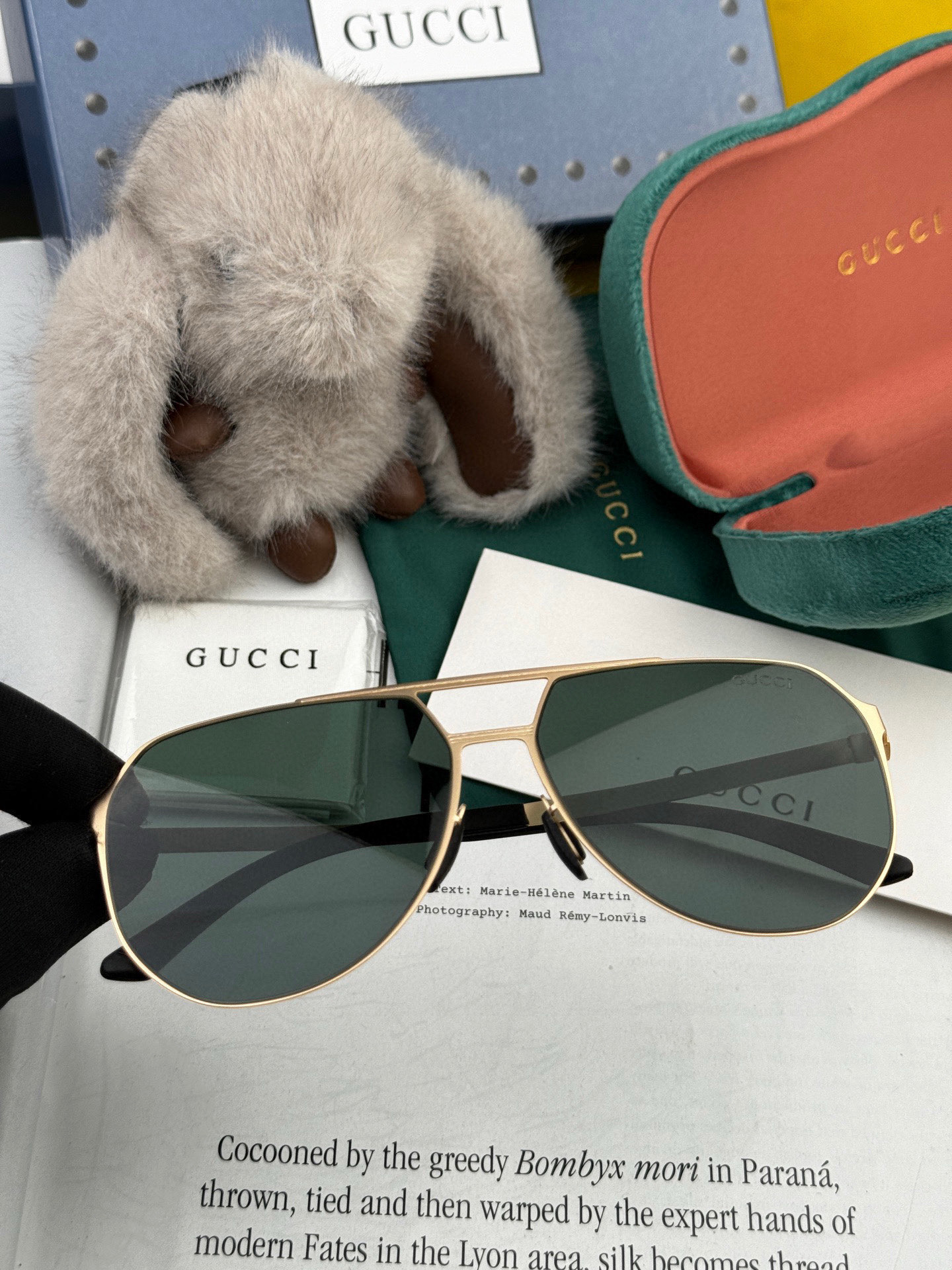        GUCCI 男款炫彩飞行员偏光太阳镜 ❤️材质：高清尼龙加厚卡槽高清偏光镜片 🌹无边框镜架